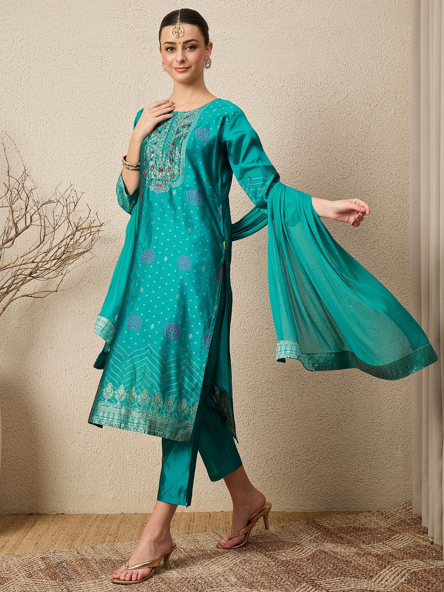 JashnVibe Rama Women Cotton Silk Blend Straight Suit Set with Handwork