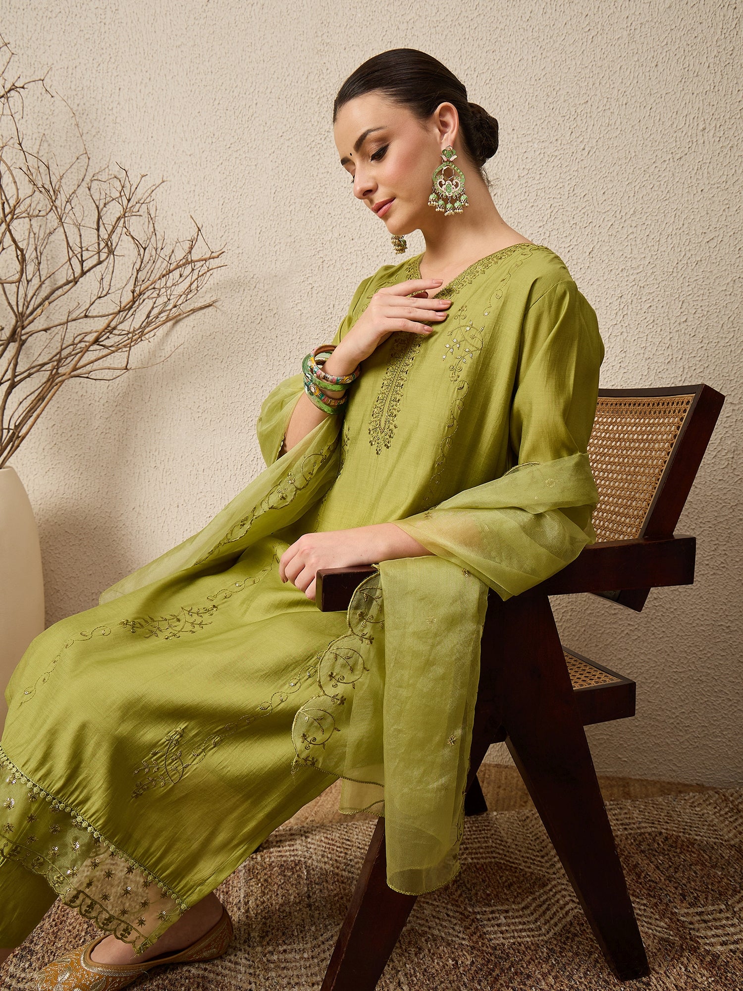 Nayika Mehndi Women Silk Blend Kurta and Trousers Pant Set