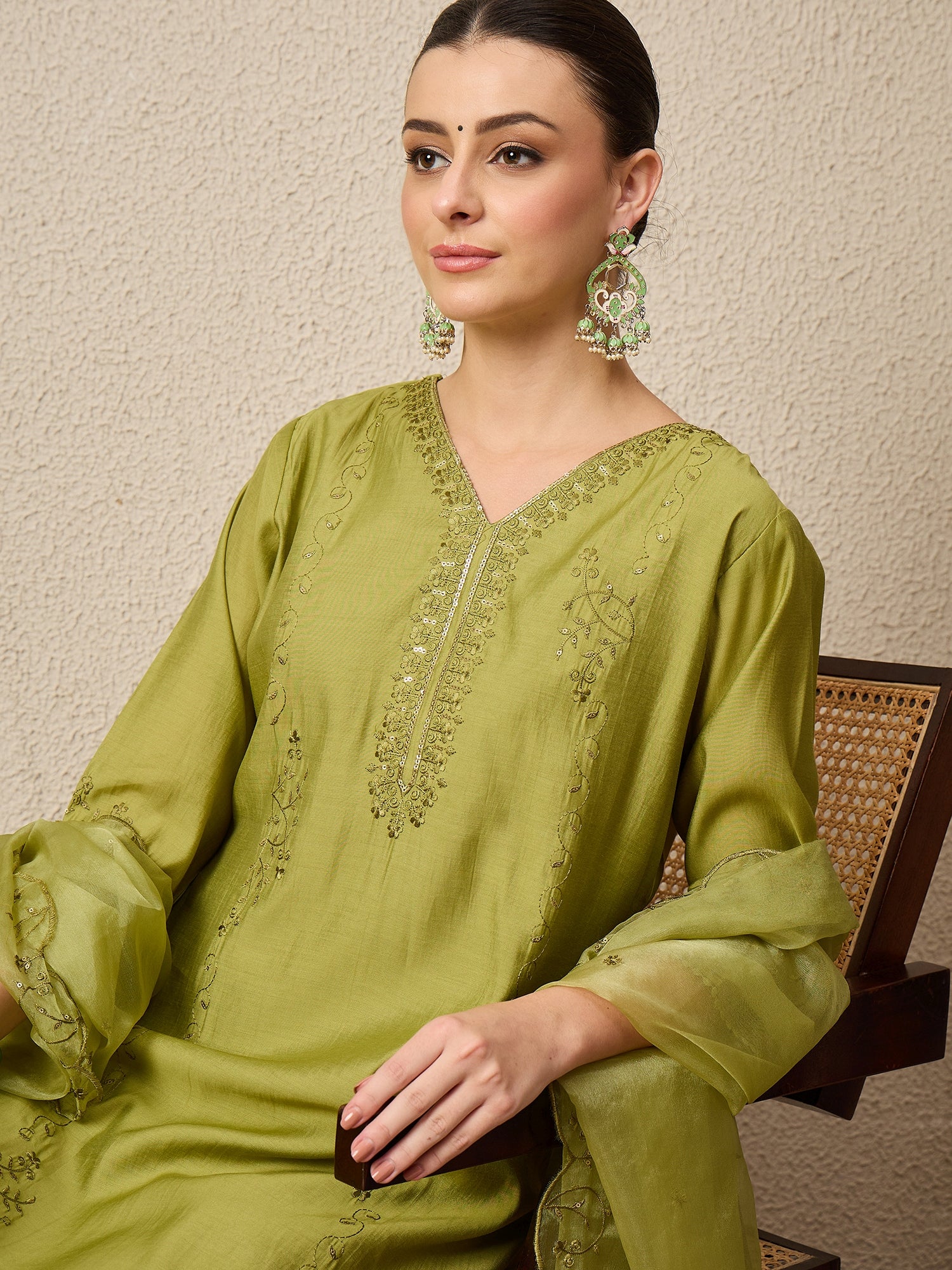 Nayika Mehndi Women Silk Blend Kurta and Trousers Pant Set