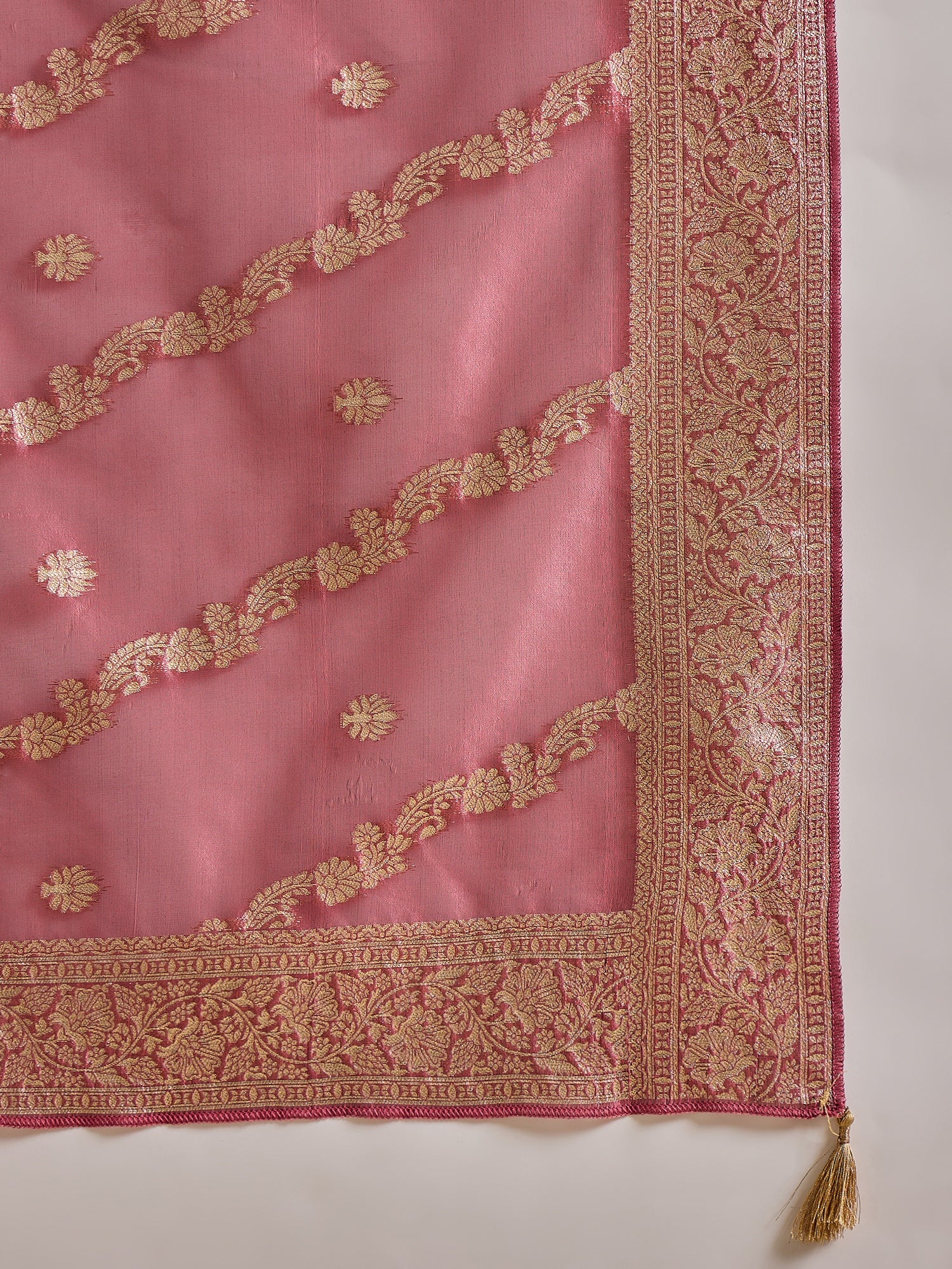 Zarika Women Kurta and Pant Dupatta Sets Viscose Rayon Fabrics with Embroidery Handwork