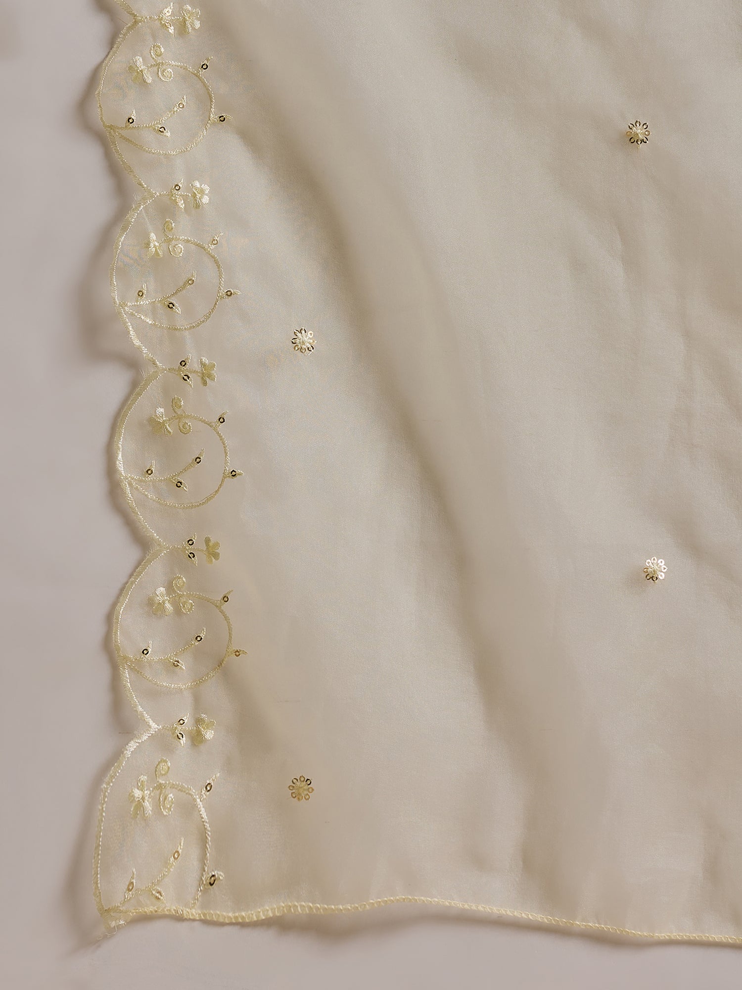 Kritika Silk Blend Women Embroidered Kurta And Pant Set With Dupatta