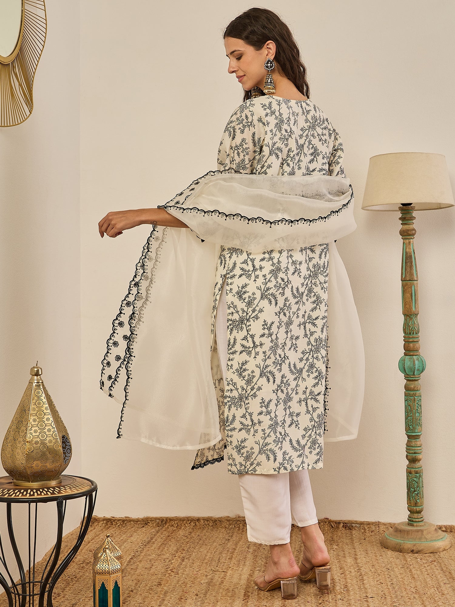 Keerthy Cream Embroidered Straight Printed Kurta Pant Set with Organza Dupatta