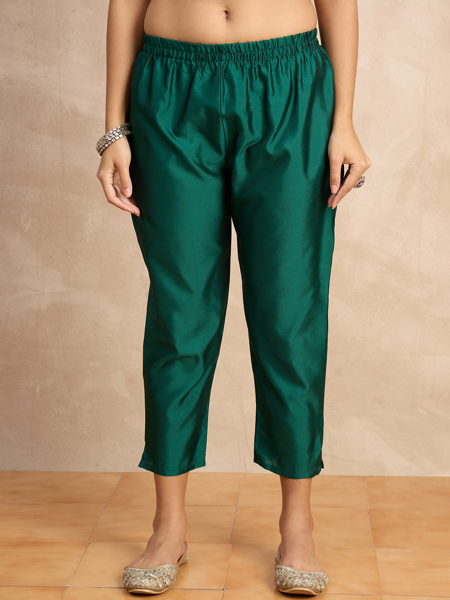 Aakar Green Women's Silk Blend Embroidery Kurta Pant Set with Dupatta