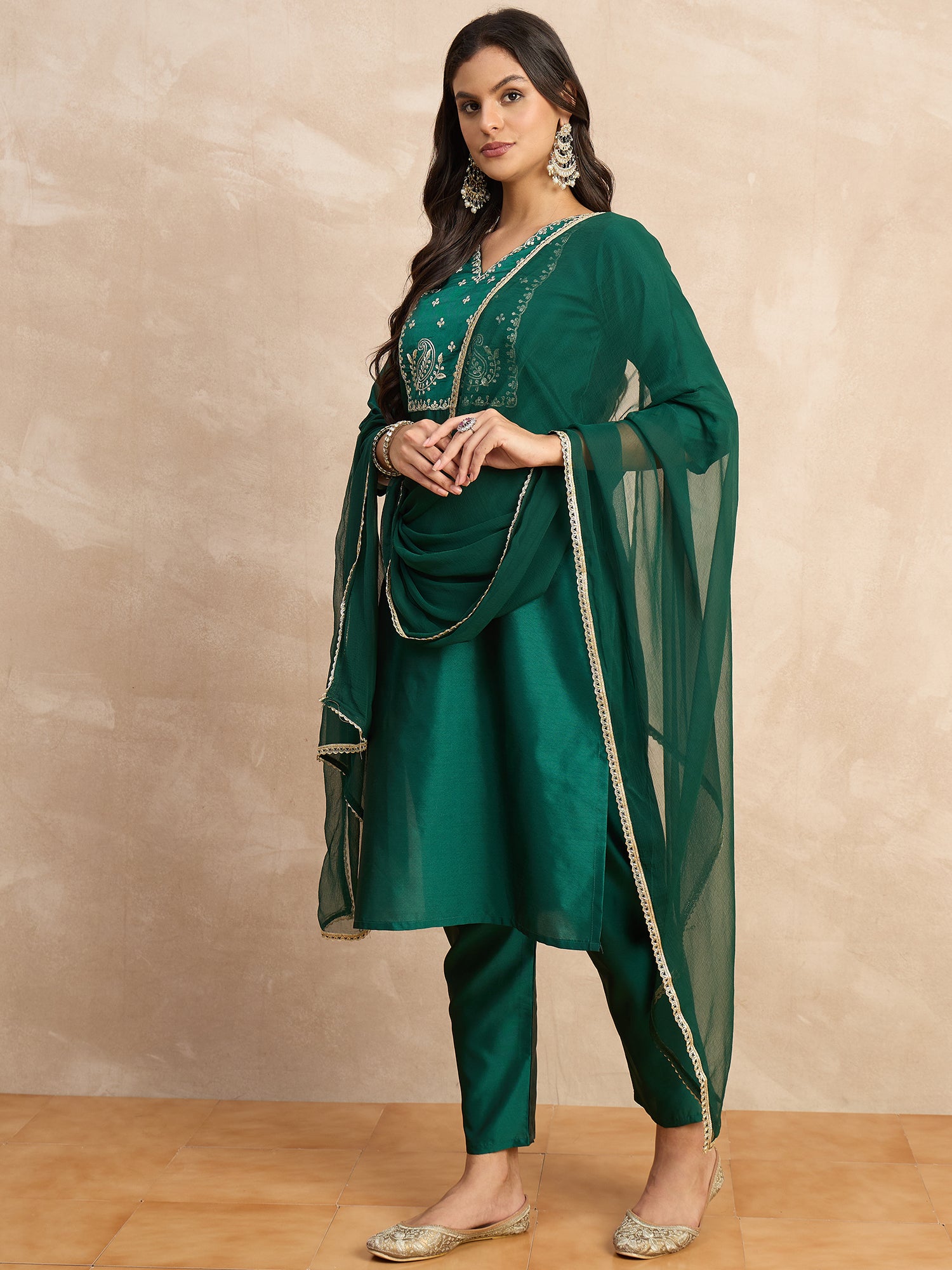 Aakar Green Women's Silk Blend Embroidery Kurta Pant Set with Dupatta