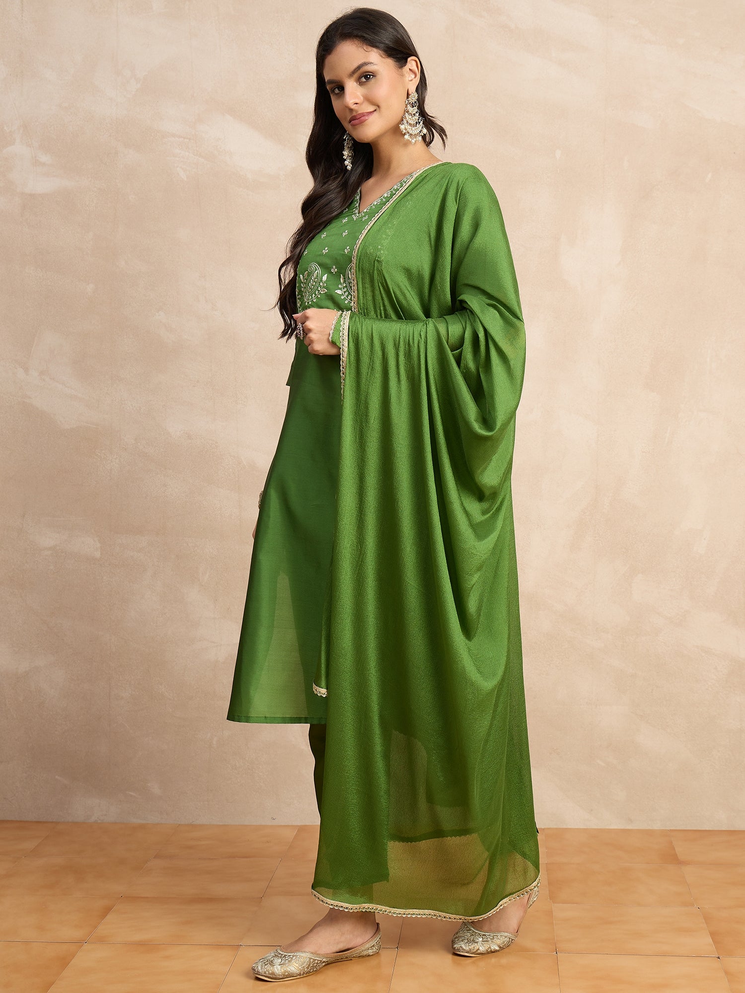 Aakar Light Green Women's Silk Blend Embroidery Kurta Pant Set with Dupatta