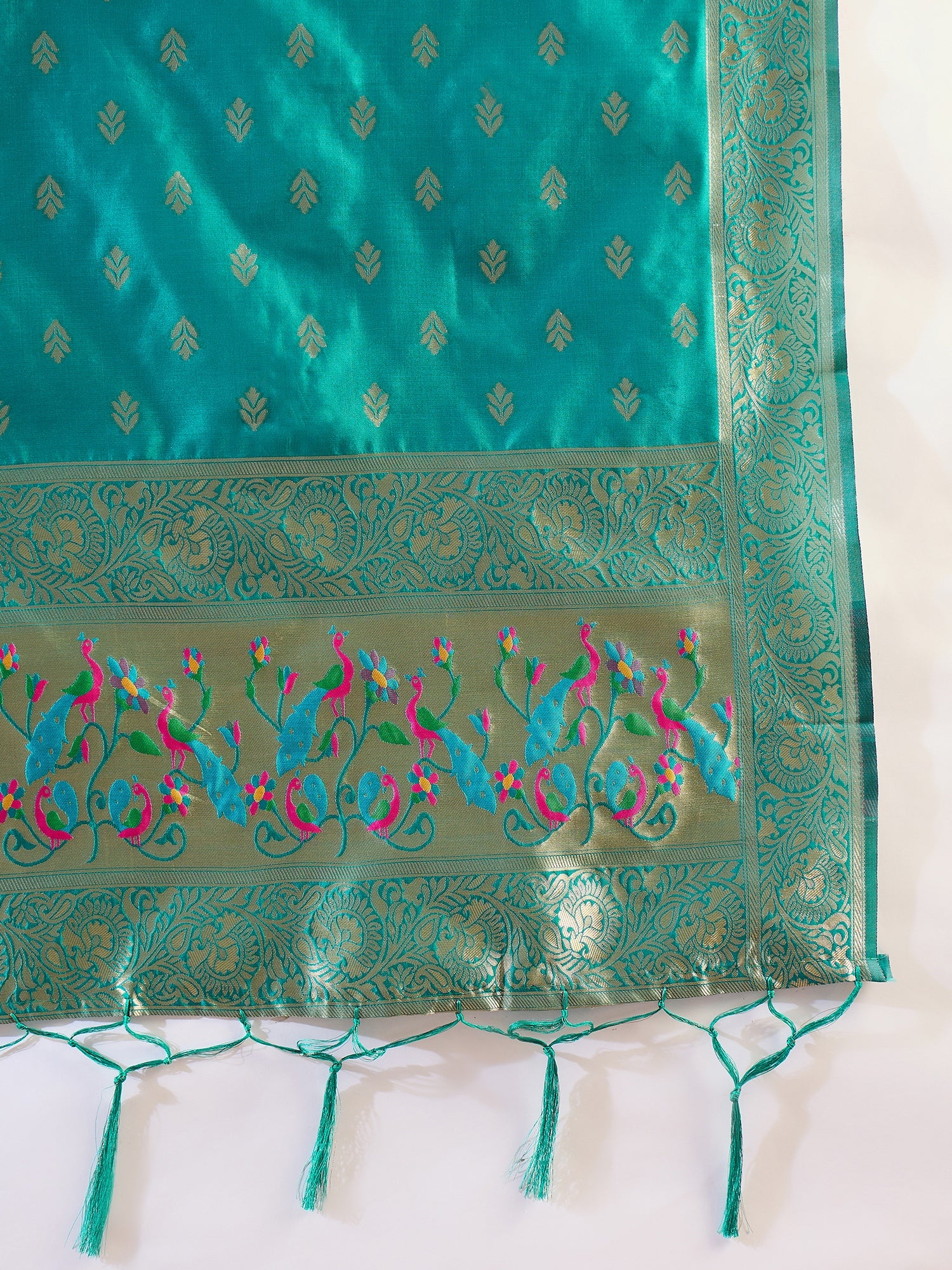 Aangan Ethnic Kurta with Trousers & Dupatta Set