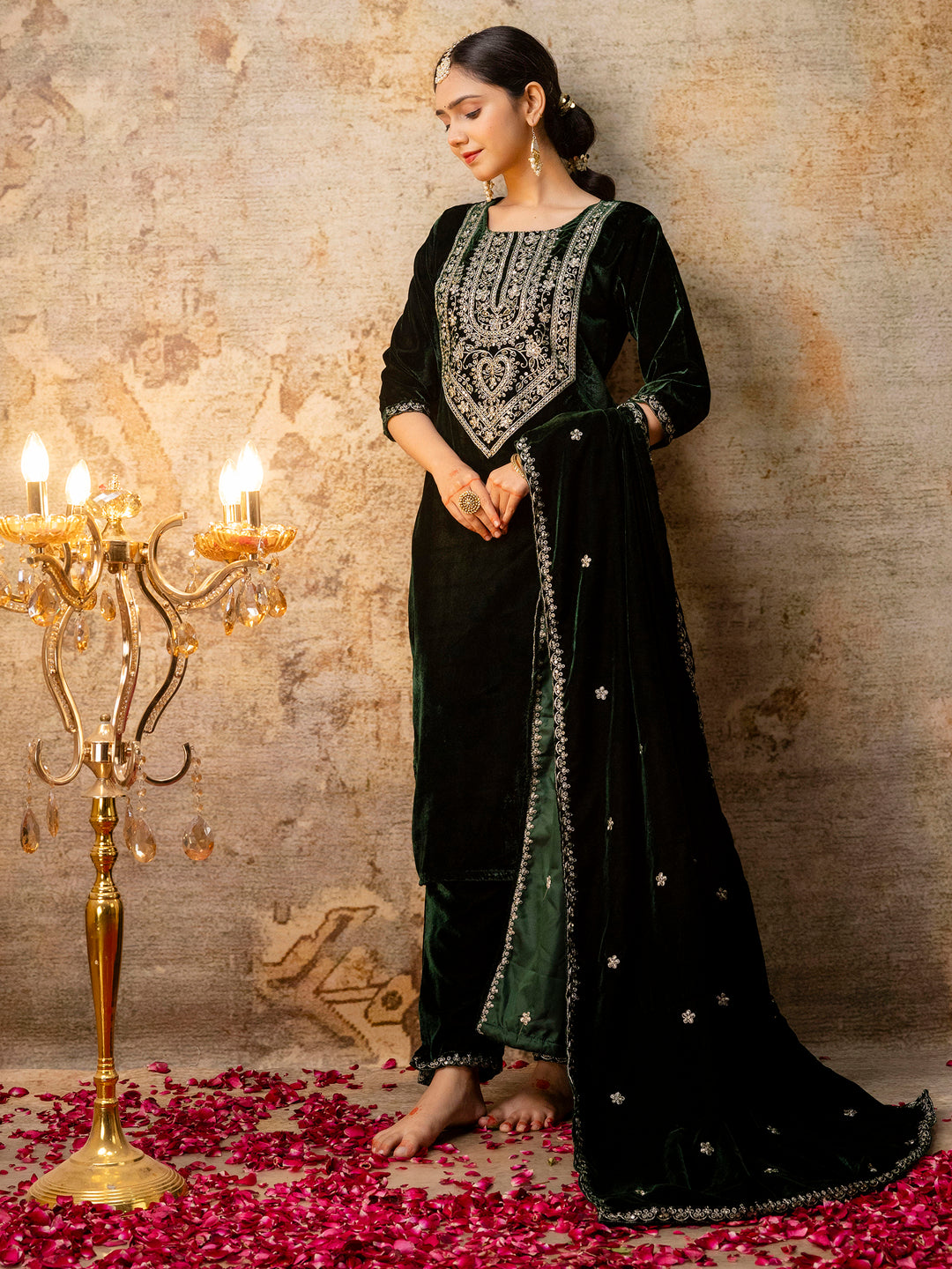 VredeVogel Women Velvet Kurta Pant Dupatta Set