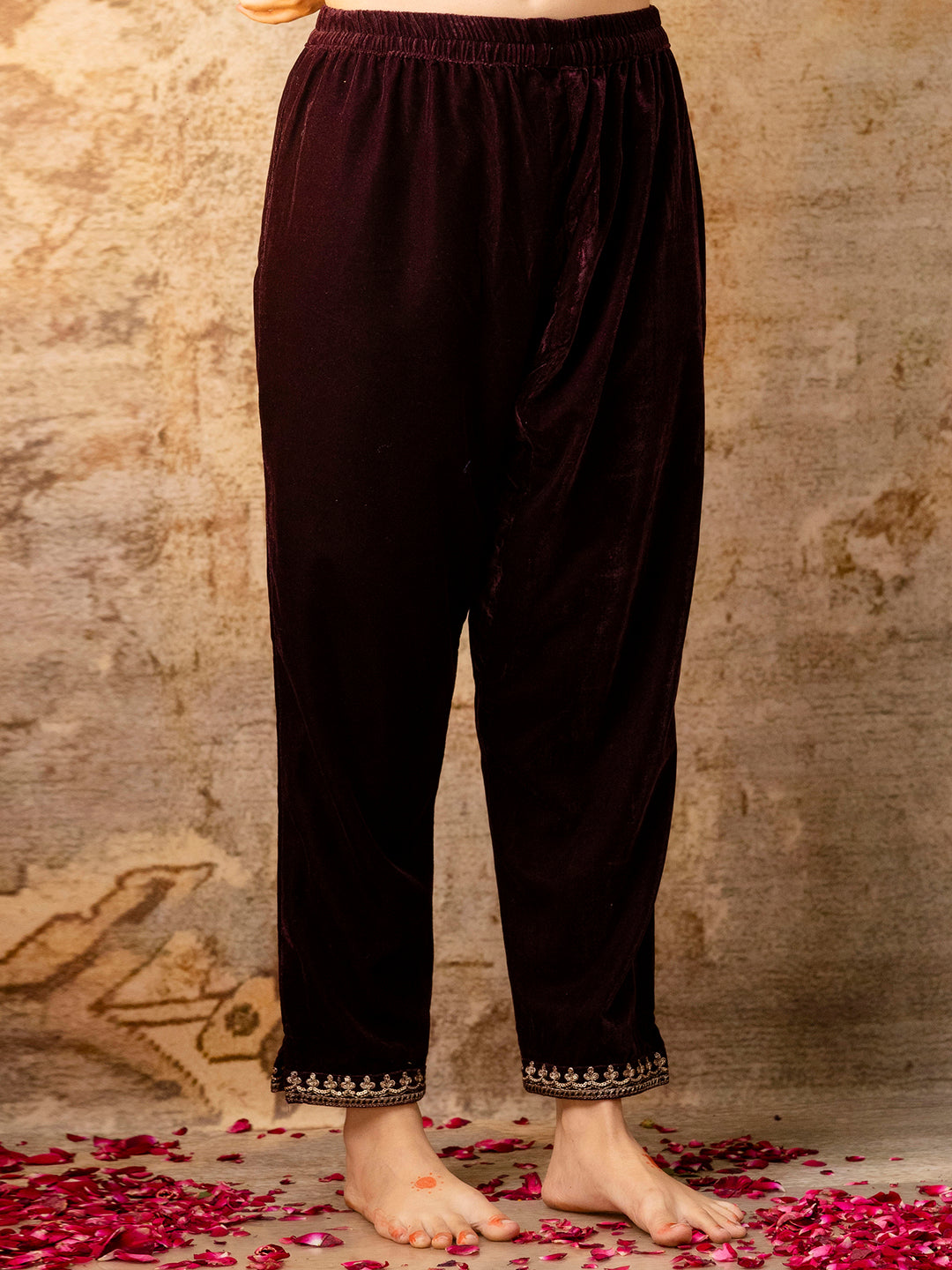VredeVogel Women Velvet Kurta Pant Dupatta Set