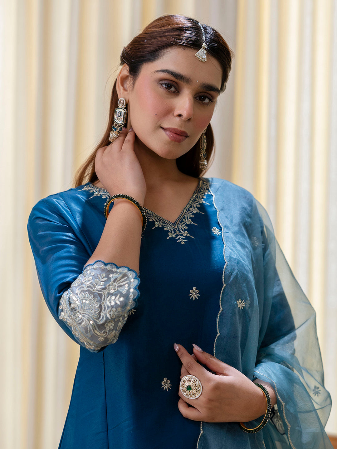 Tanvi Women's Teal Blue Straight Festive Kurta Set with Scalloped Border Dupatta