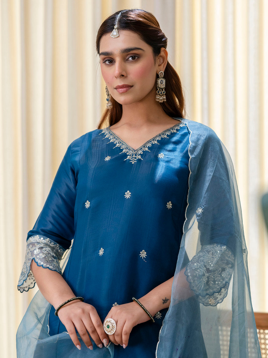 Tanvi Women's Teal Blue Straight Festive Kurta Set with Scalloped Border Dupatta