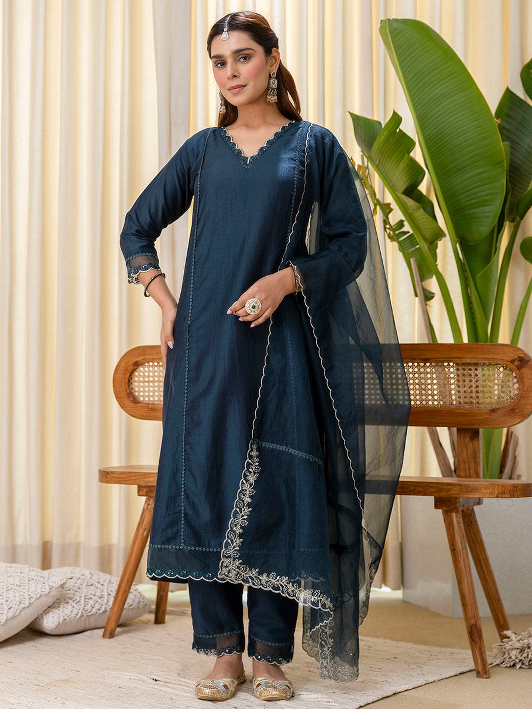 Veda Women's Teal Blue Silk Blend Kurta Set with Scalloped Organza Dupatta