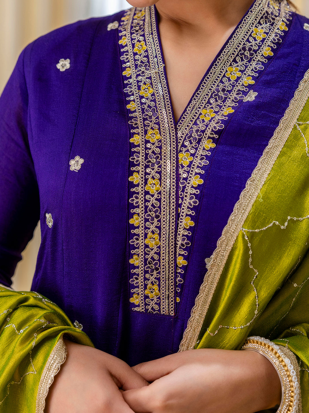 Kritika Women's Purple Festive Thread Work Straight Kurta Set