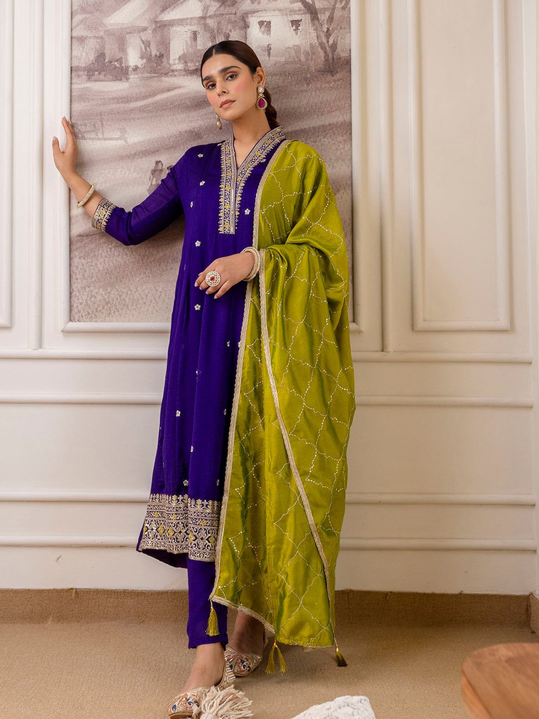 Kritika Women's Purple Festive Thread Work Straight Kurta Set
