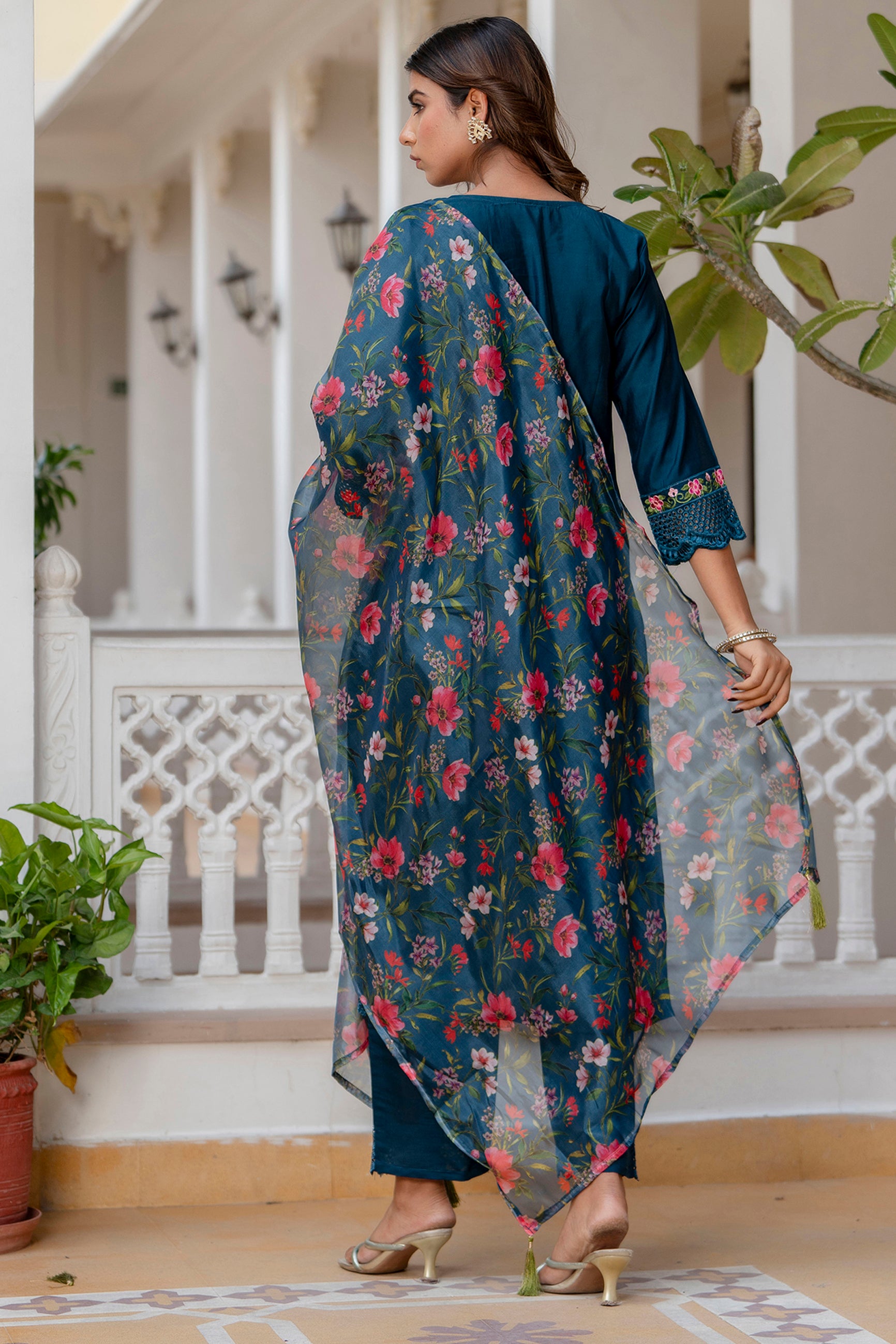 VredeVogel Women Kurta and Pant Sets Viscose Roman Silk Fabric