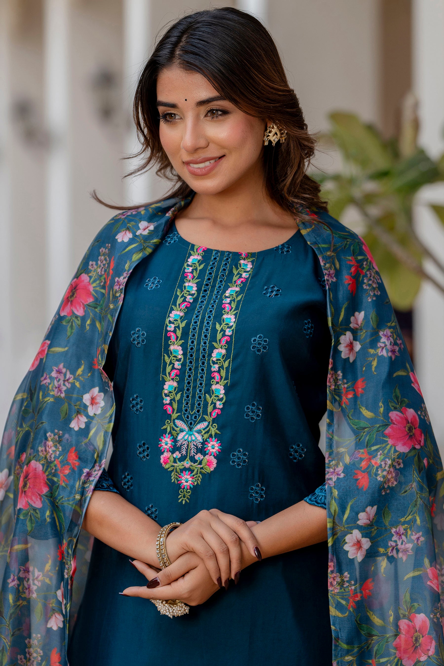 VredeVogel Women Kurta and Pant Sets Viscose Roman Silk Fabric