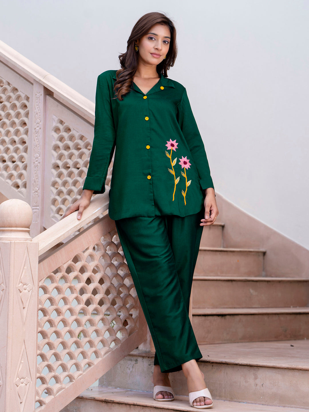 VredeVogel  Women Solid Hand Work Embroidered Silk Blend Co-Ords Sets