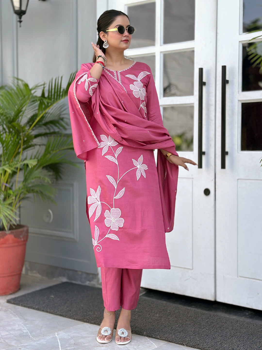 Samyuktha Pink Embroidery Silk Straight Kurta With Trousers & Dupatta Sets