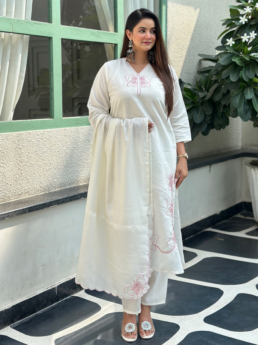 Leona White Embroidred Kurta Sets with Heavy thread Work Women Suits