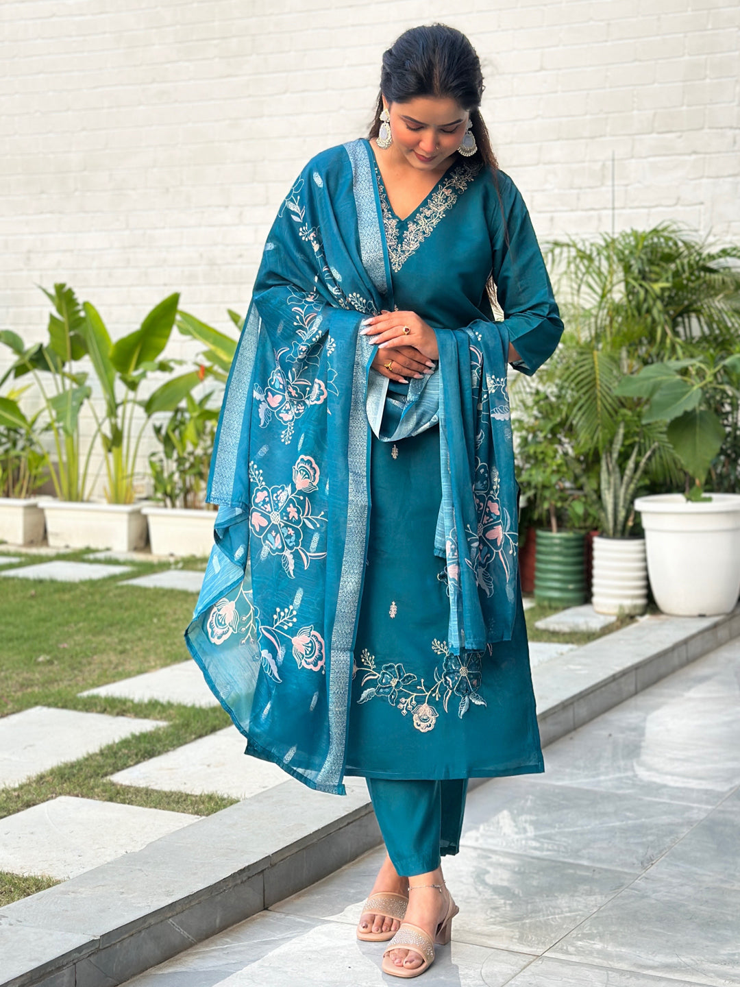 Kivra Teal Women Kurta and Pant Dupatta Sets Silk Fabrics with Embroidery