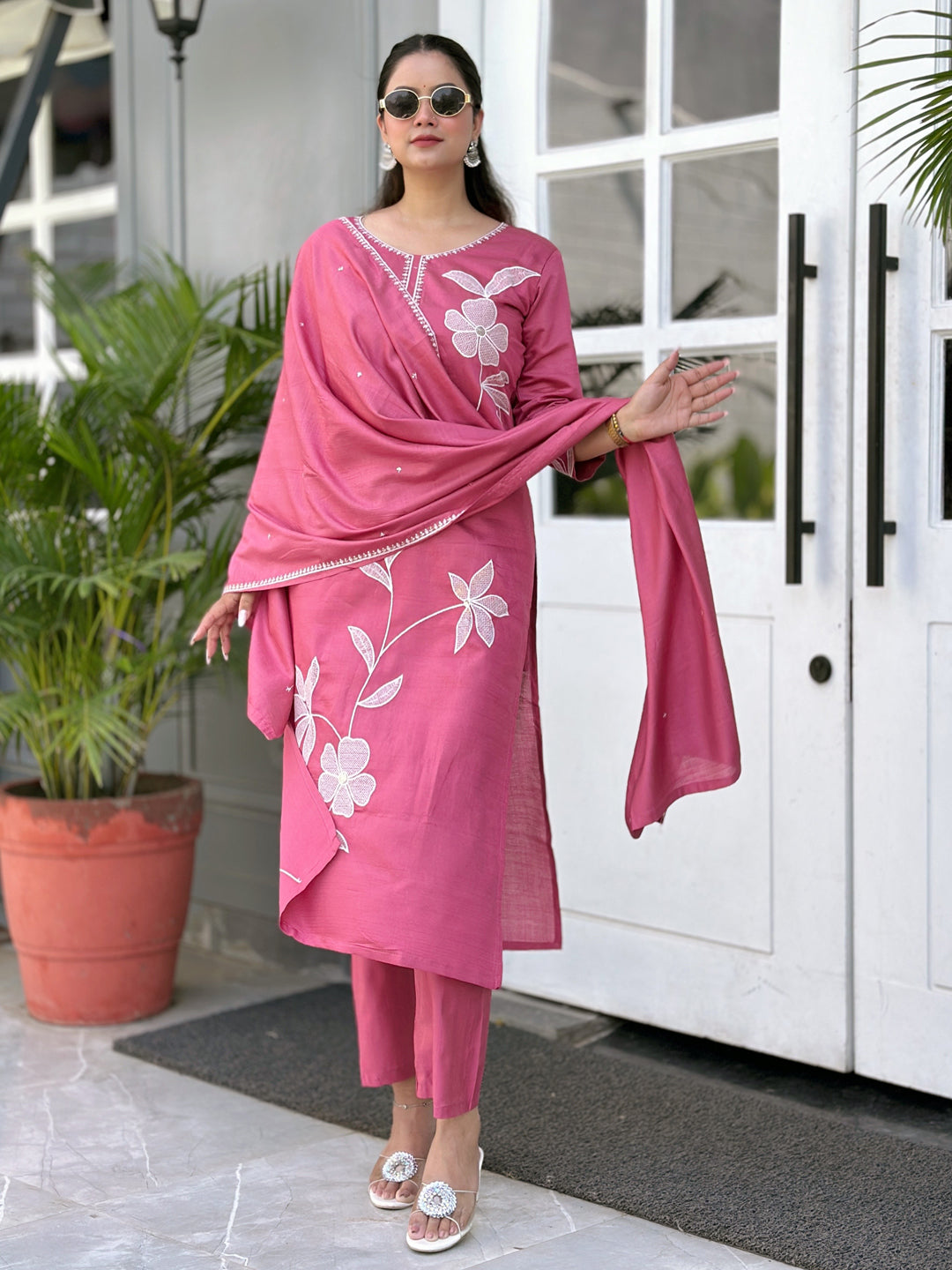 Samyuktha Pink Embroidery Silk Straight Kurta With Trousers & Dupatta Sets