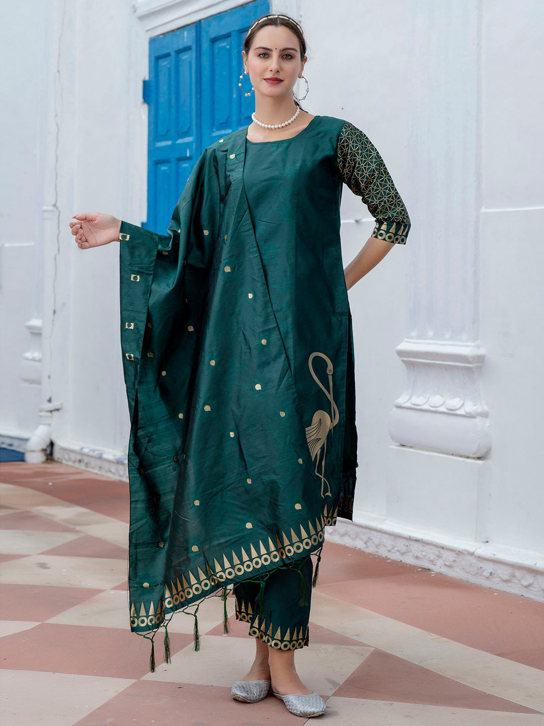 Yamini Cotton Silk Jacquard Kurta Pant with Banarasi Silk Dupatta – Elegant Ethnic 3-Piece Set for Women