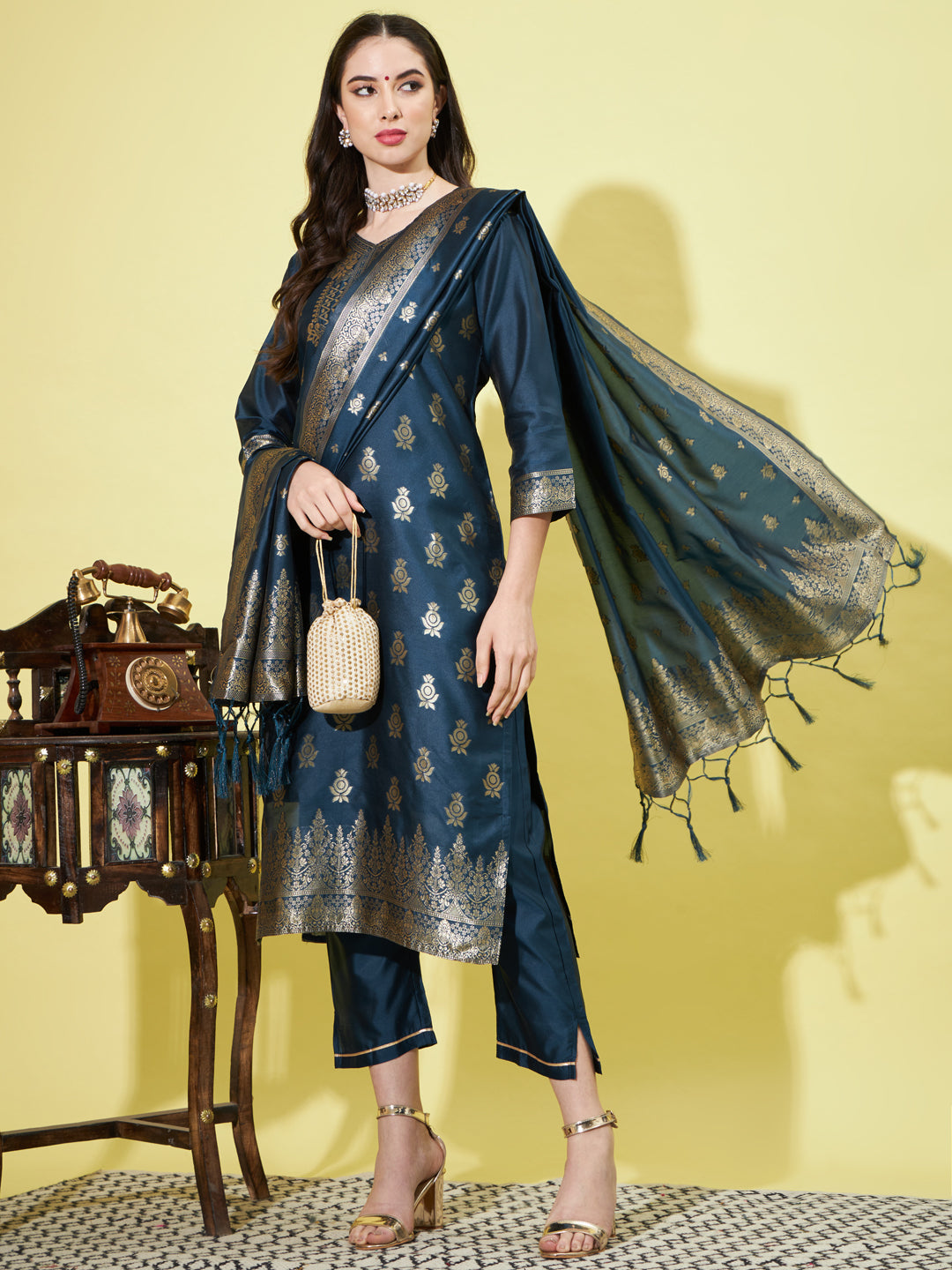 VredeVogel Cotton Silk Jacquard Kurta Pant With Banarasi Silk dupatta