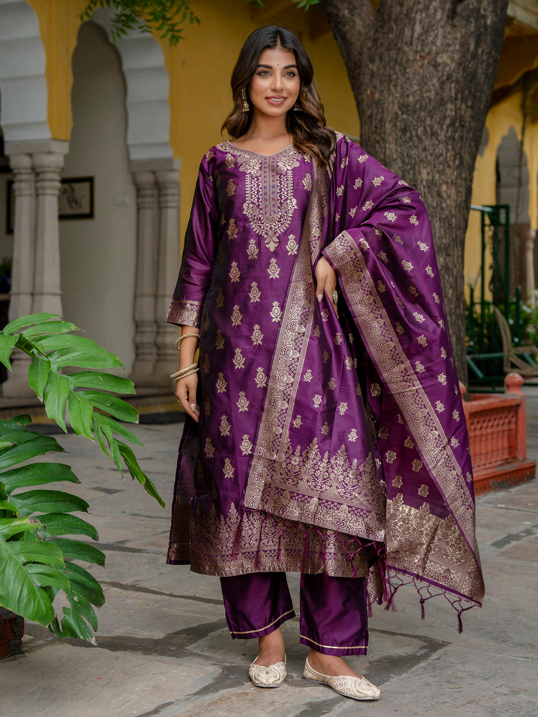 Sumiti Cotton Silk Jacquard Kurta Pant with Banarasi Dupatta – Stylish Party Wear Ethnic Ensemble for Women