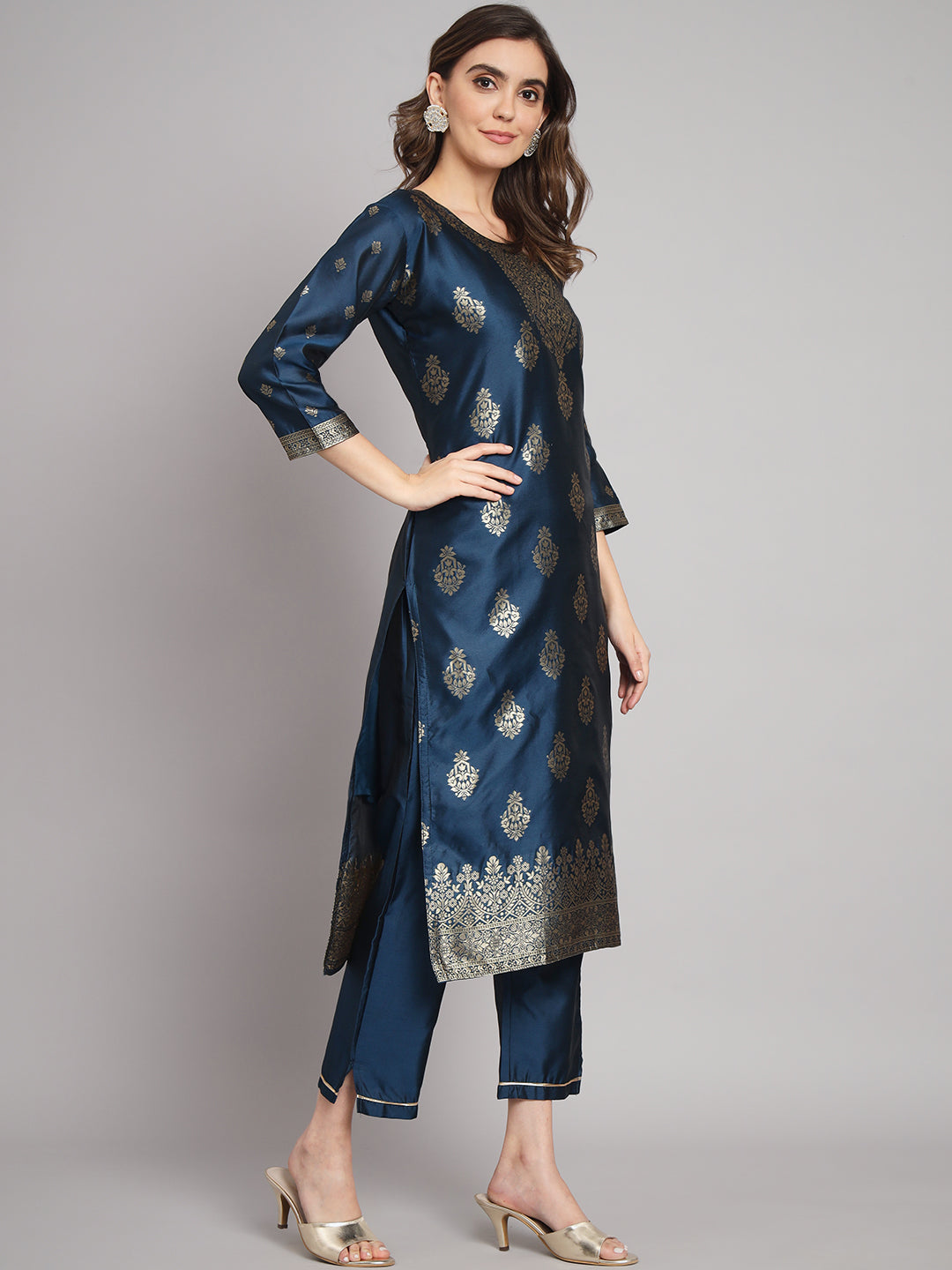 Vishwa Blue Silk Round-Neck Blossom Woven Kurta With Pant Sets