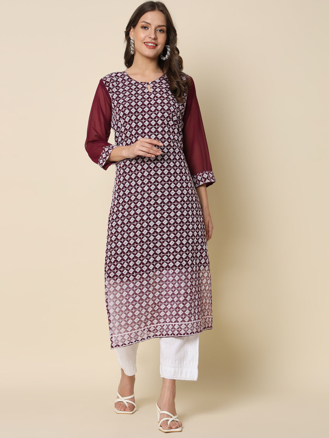 VredeVogel Women Chikan/ Chikankari Embroidery Georgette Straight Kurta