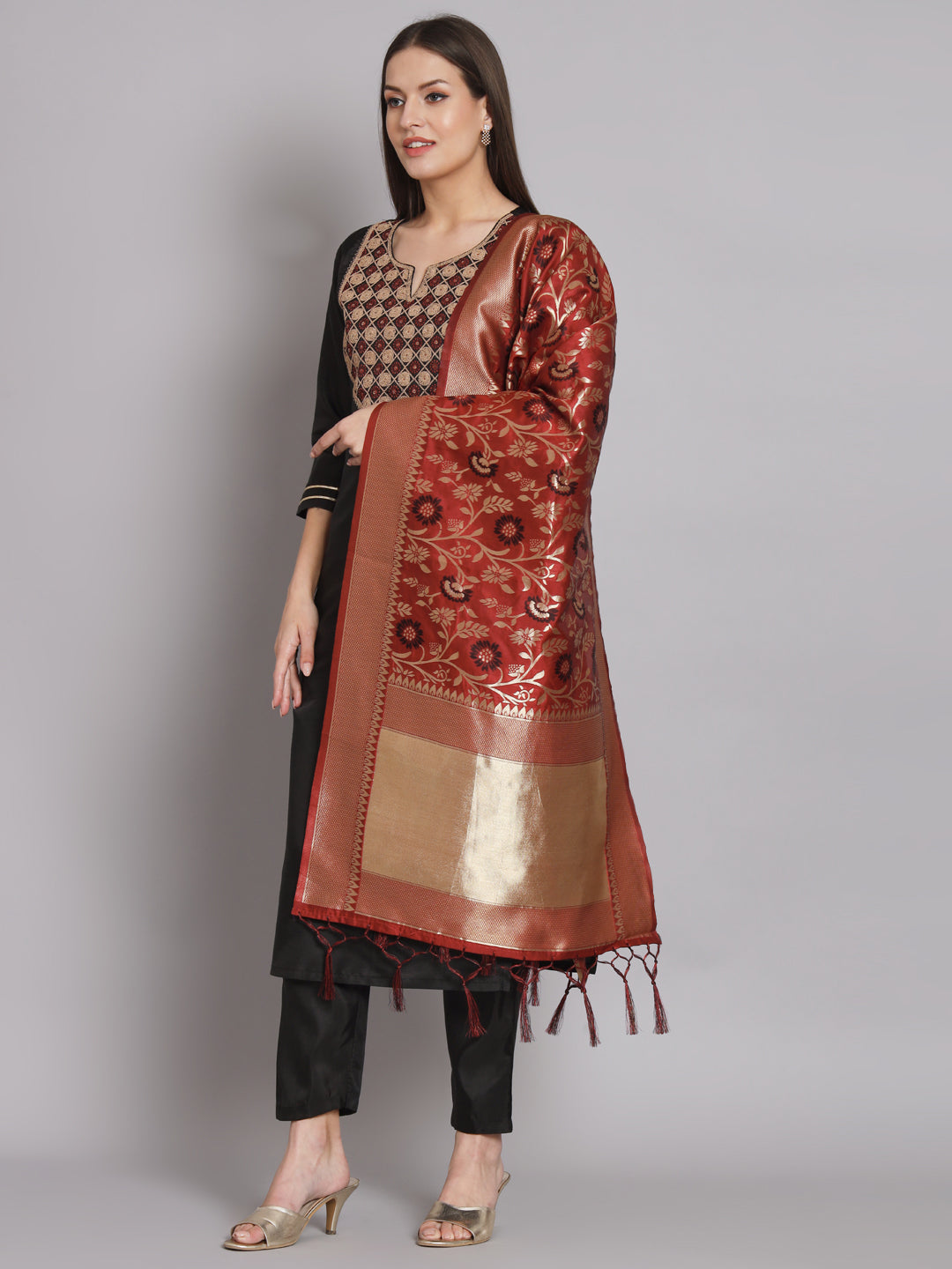 VredeVogel Silk Blend Kurta and Trousers Pant Set