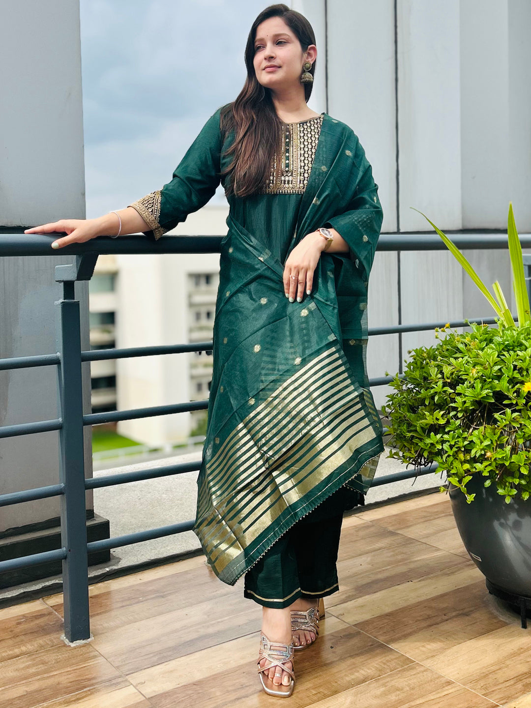 VredeVogel  Women Kurta and Trousers Pant Set Silk Blend