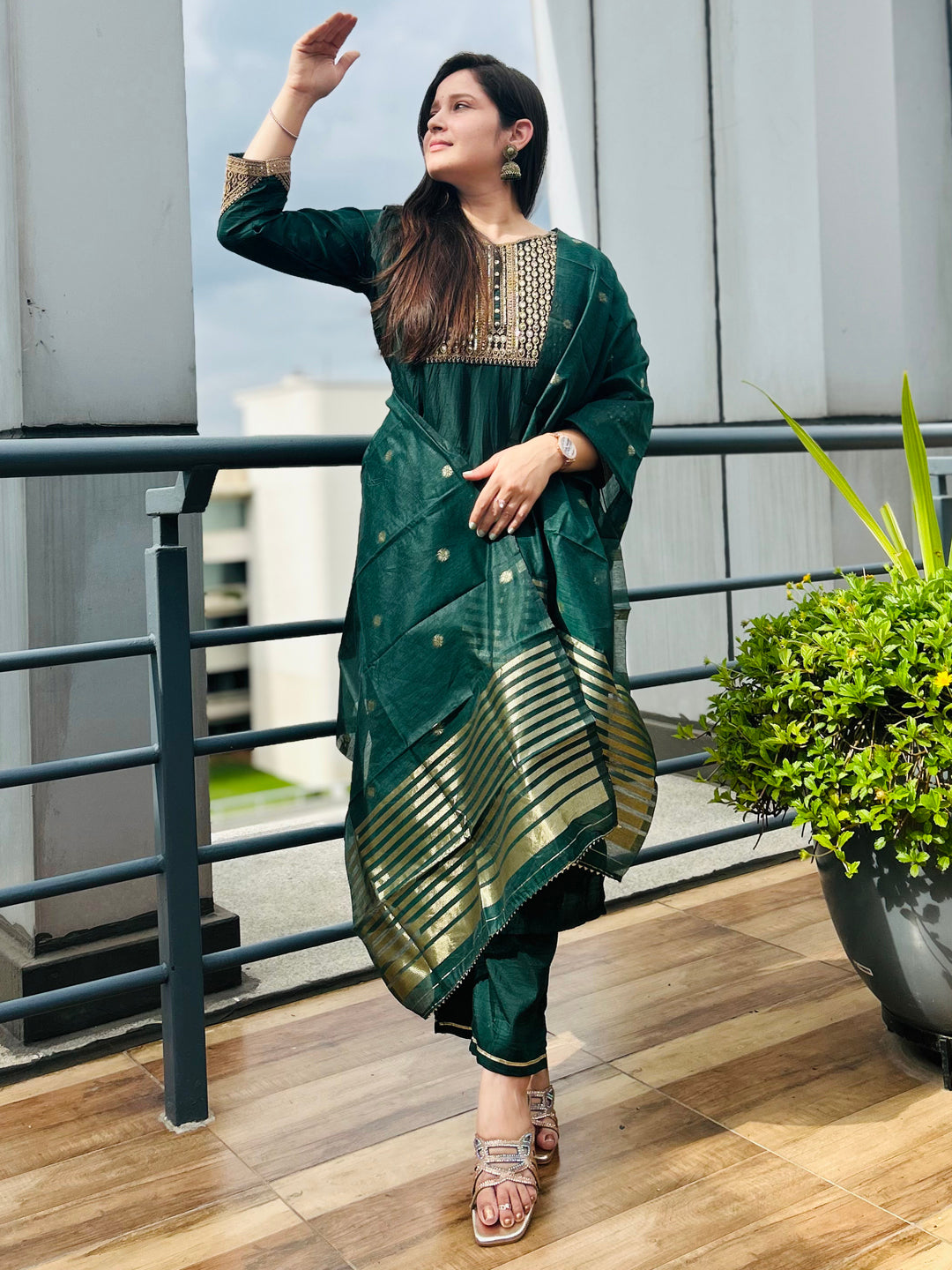 VredeVogel  Women Kurta and Trousers Pant Set Silk Blend