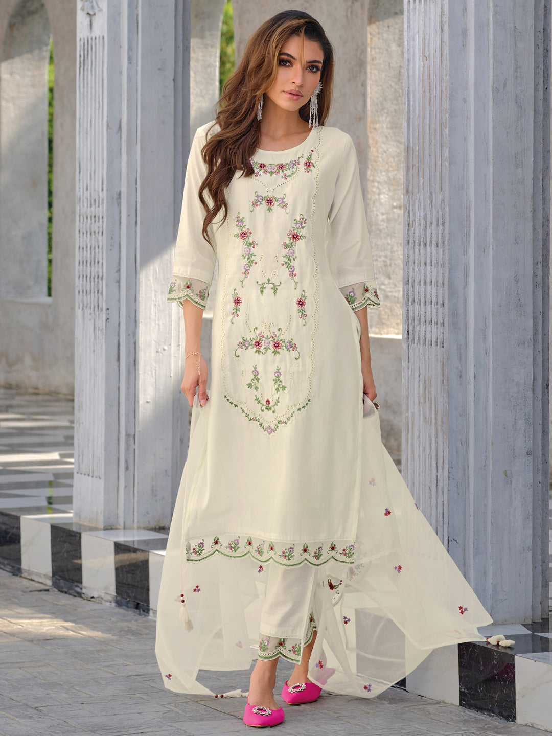 VredeVogel  Women Silk Blend Kurta Pant Dupatta Set