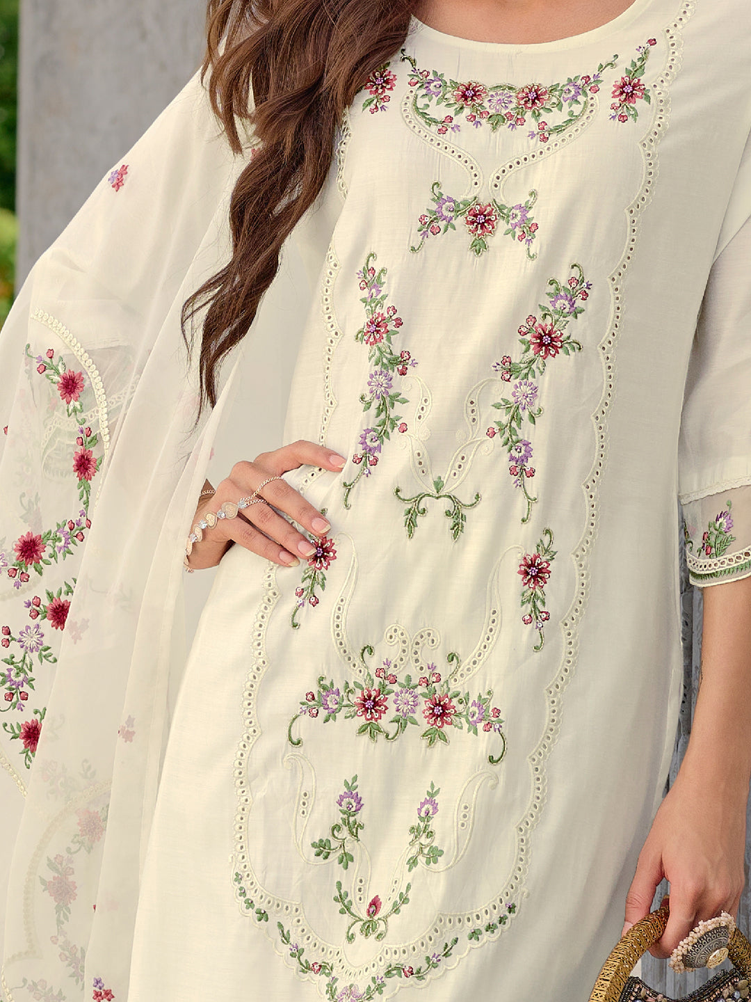 VredeVogel  Women Silk Blend Kurta Pant Dupatta Set