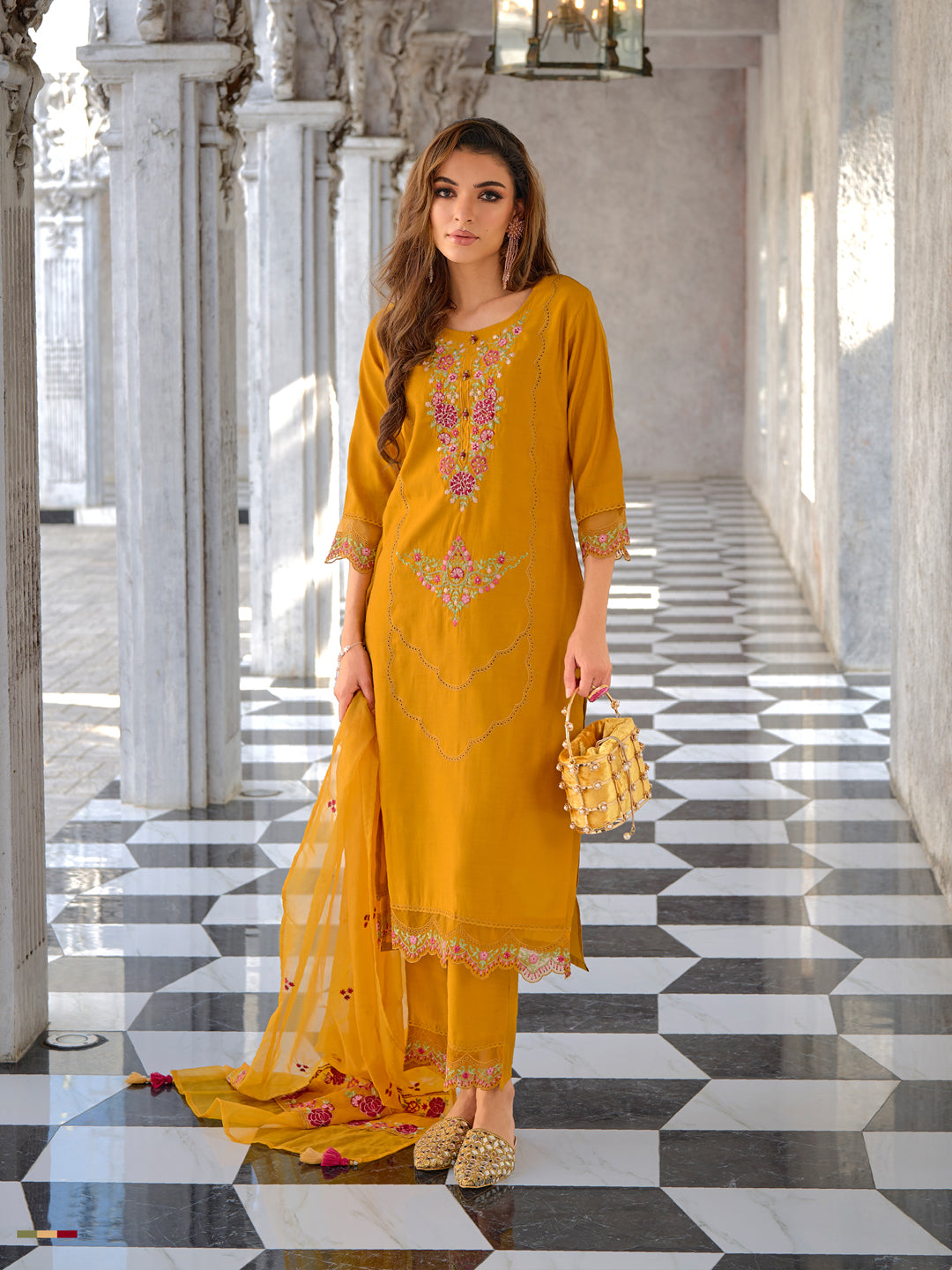 VredeVogel  Women Silk Blend Kurta Pant Dupatta Set