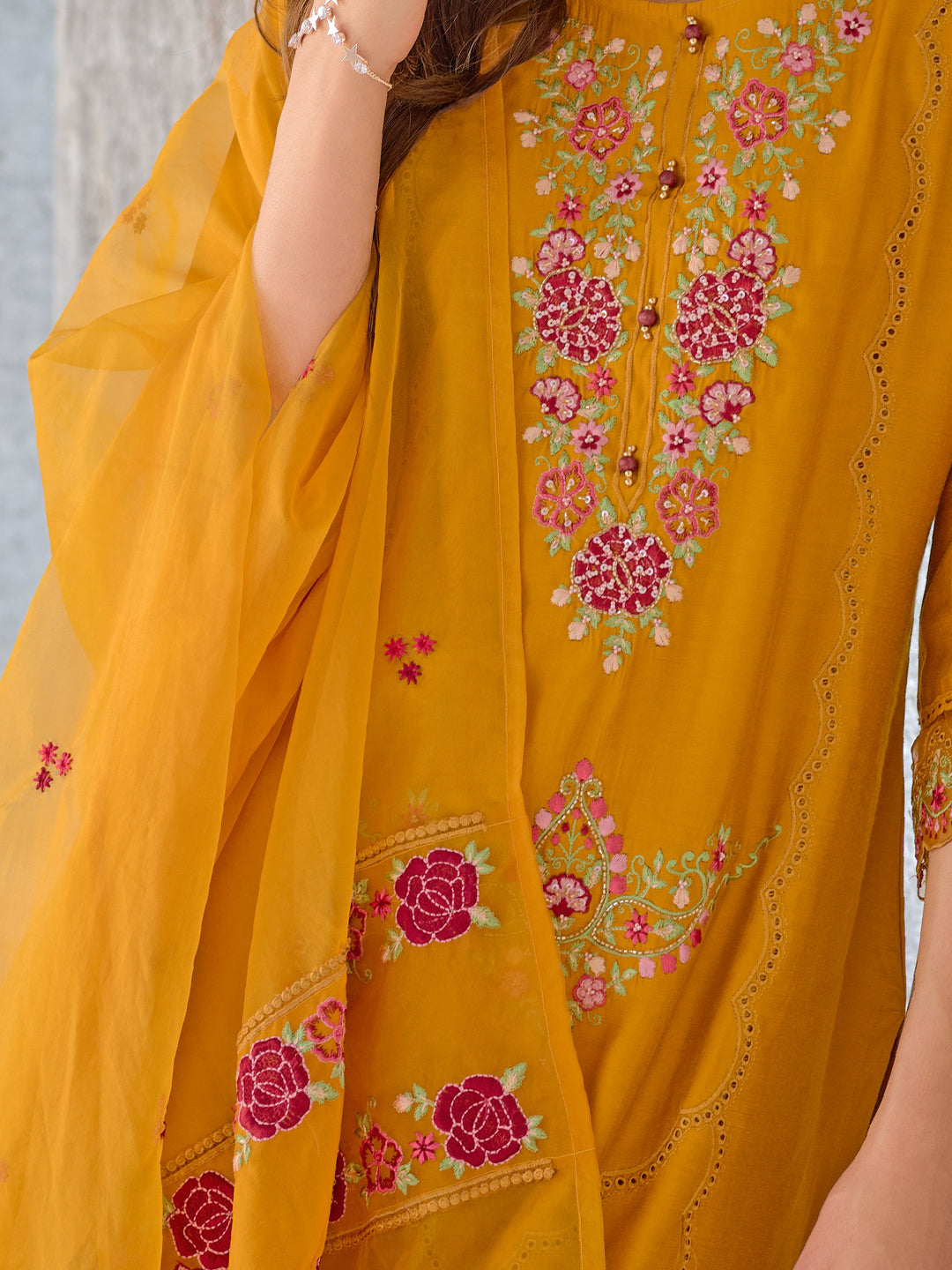 VredeVogel  Women Silk Blend Kurta Pant Dupatta Set