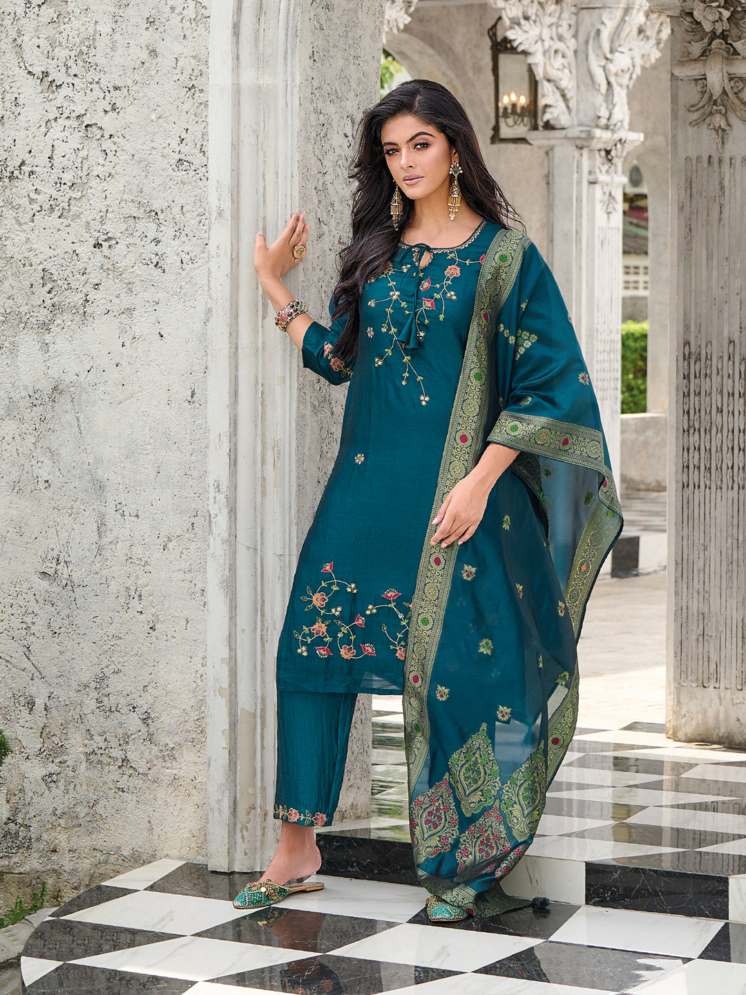 VredeVogel Women Kurta and Trouser Duppata Set Silk Blend