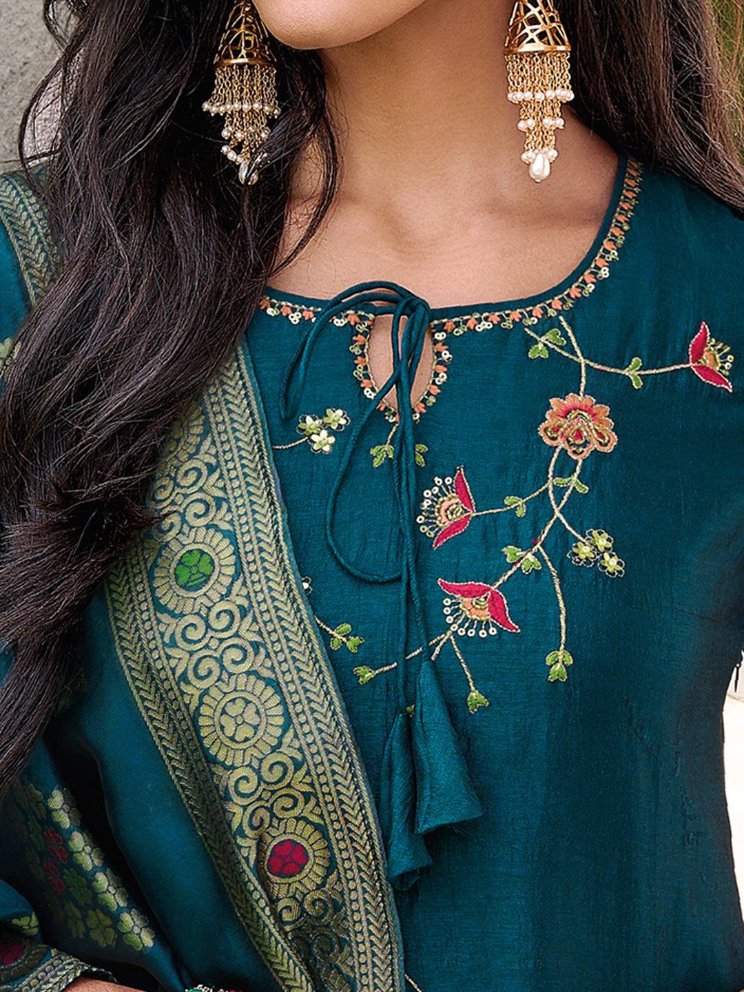 VredeVogel Women Kurta and Trouser Duppata Set Silk Blend