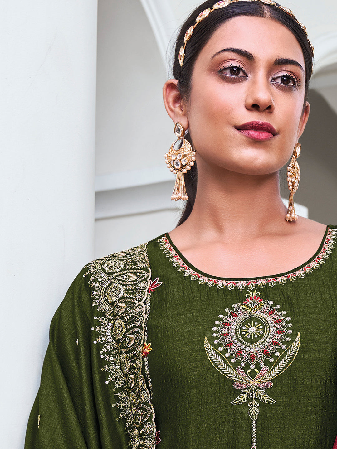 VredeVogel Women Kurta and Trouser Duppata Set Silk Blend