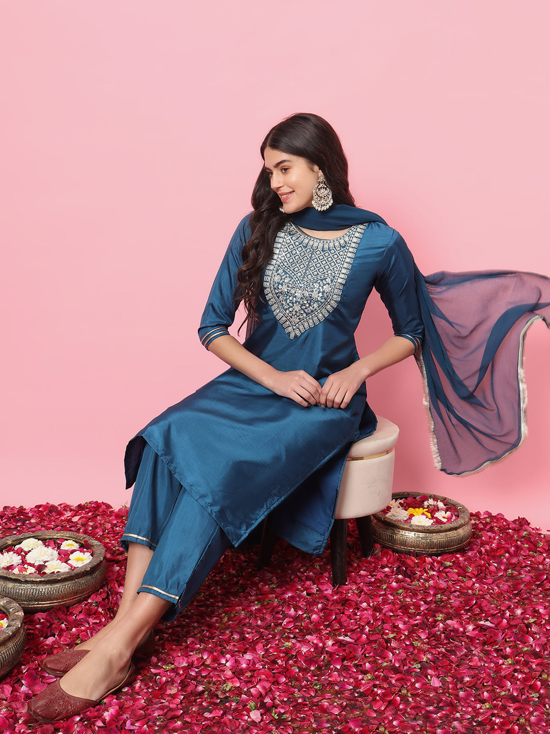 VredeVogel Women Kurta and Trousers Pant Set Silk Blend