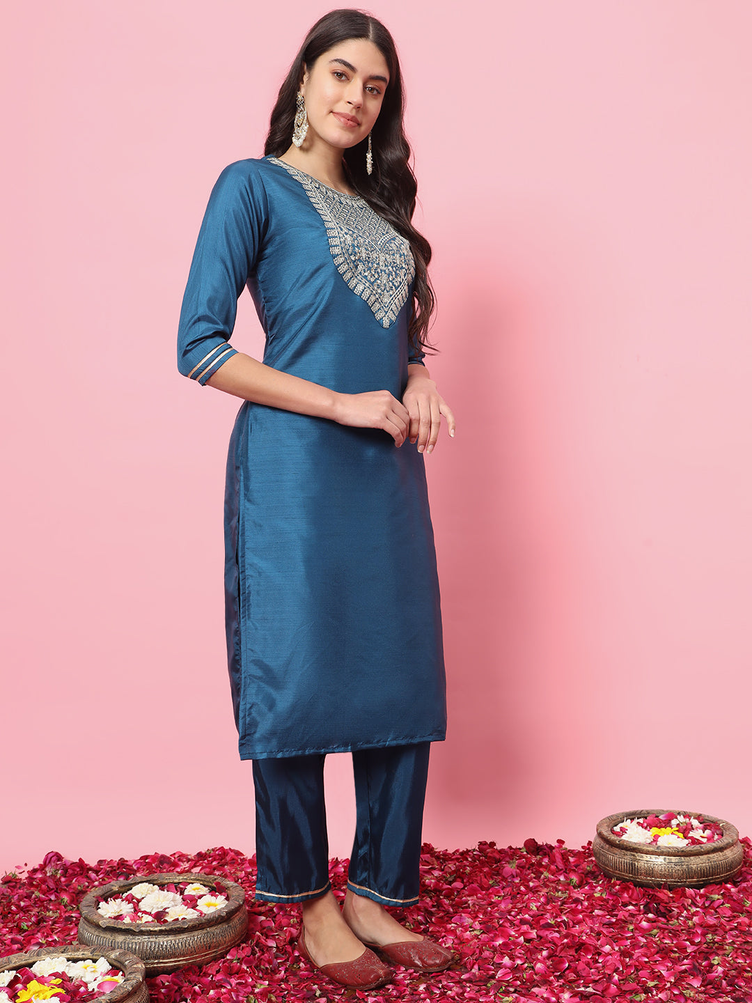VredeVogel Women Kurta and Trousers Pant Set Silk Blend