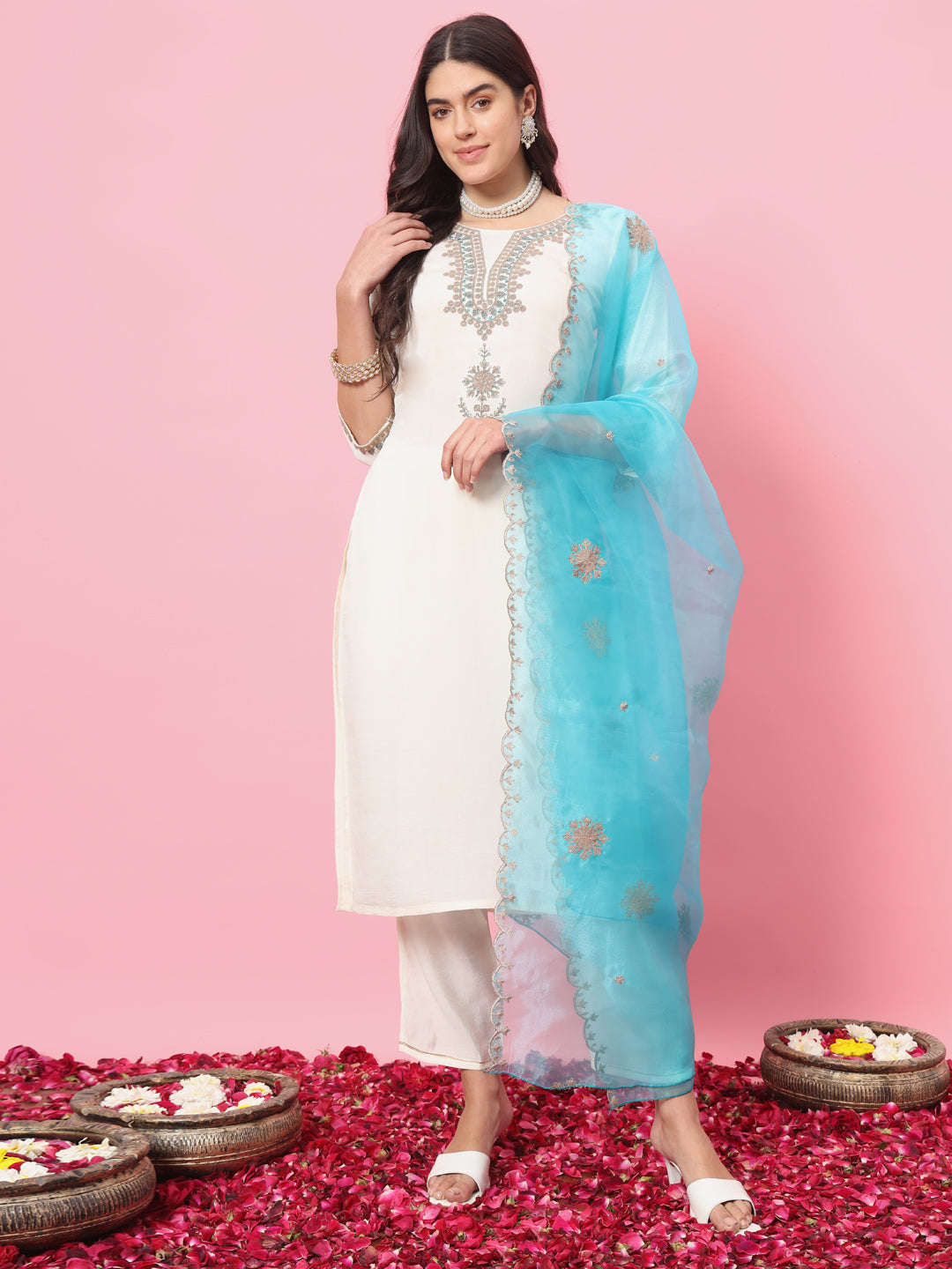 VredeVogel Women Kurta and Trousers Pant Set Silk Blend