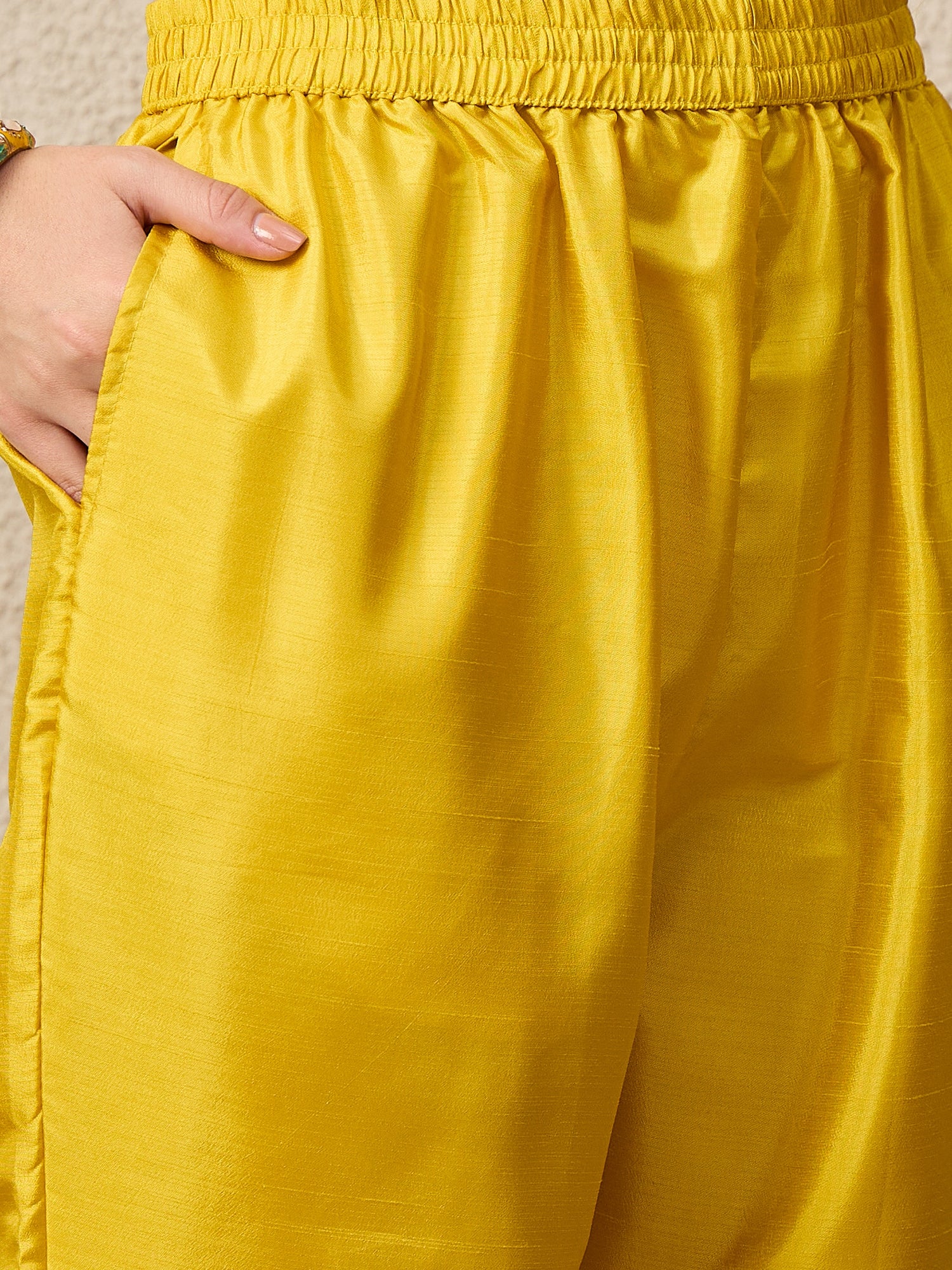 Aangan yellow Women Kurta and Trousers Pant Set