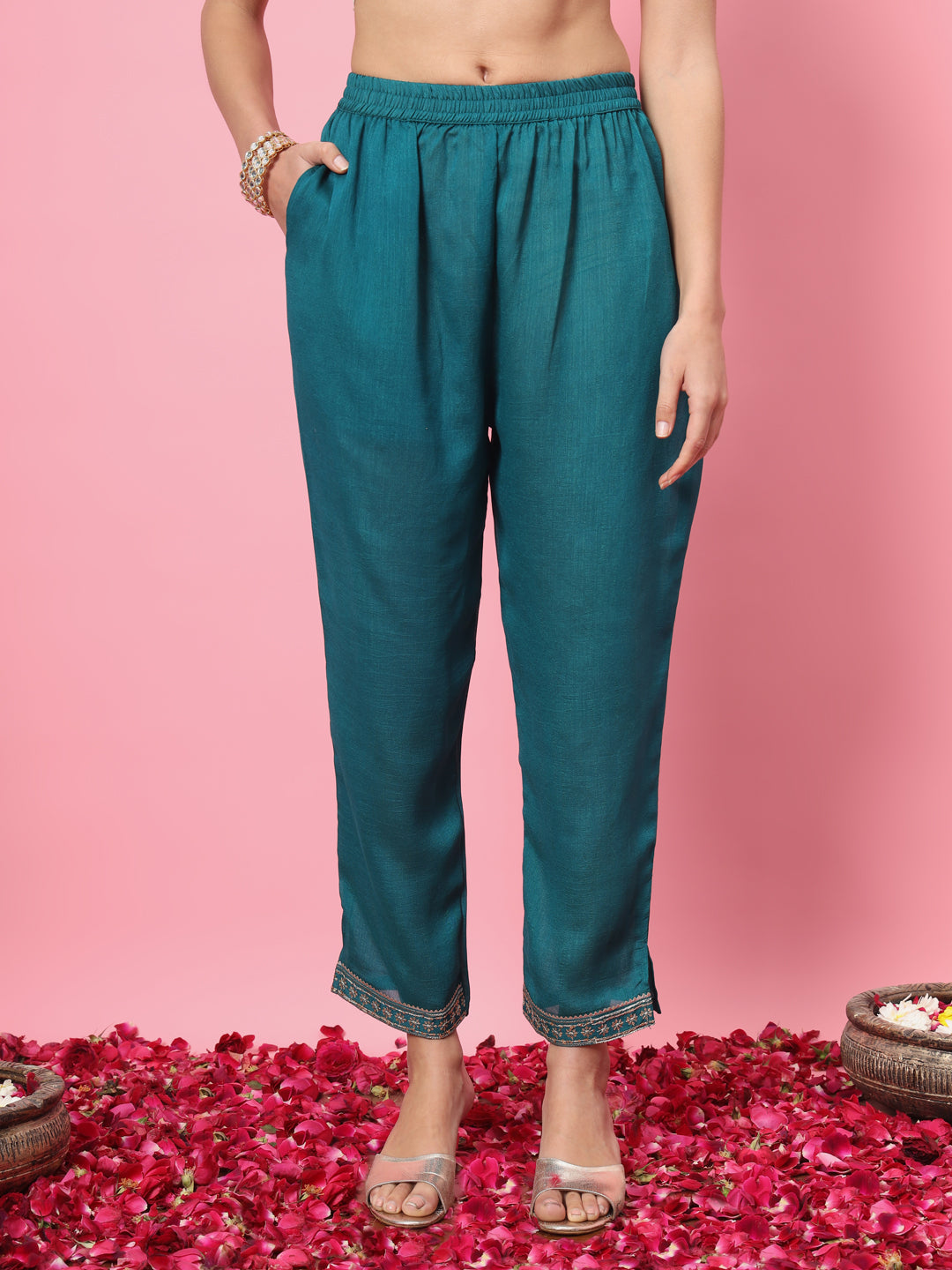 VredeVogel Women Kurta and Trousers Pant Set Silk Blend