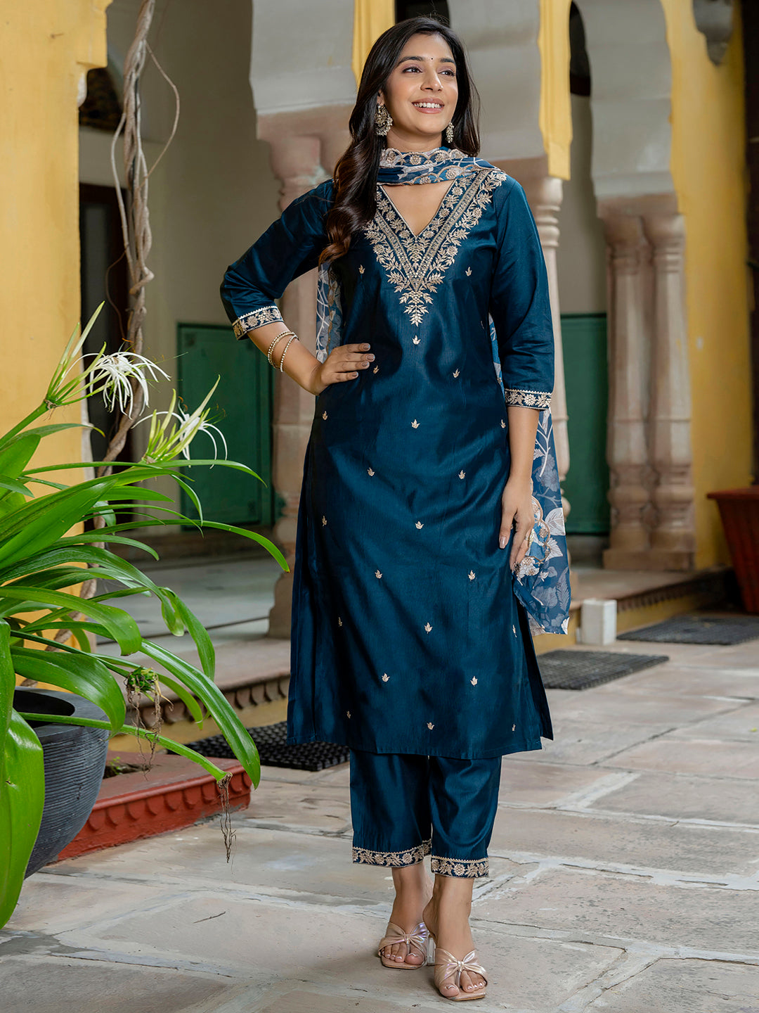 VredeVogel Silk Blend Straight Kurta Set with Printed Organza Dupatta