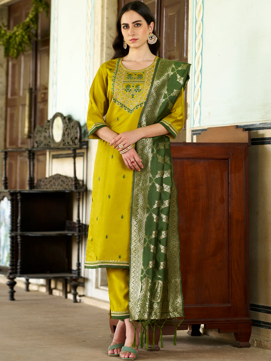 VredeVogel Viscose Rayon Kurta with Pant and Dupatta Set