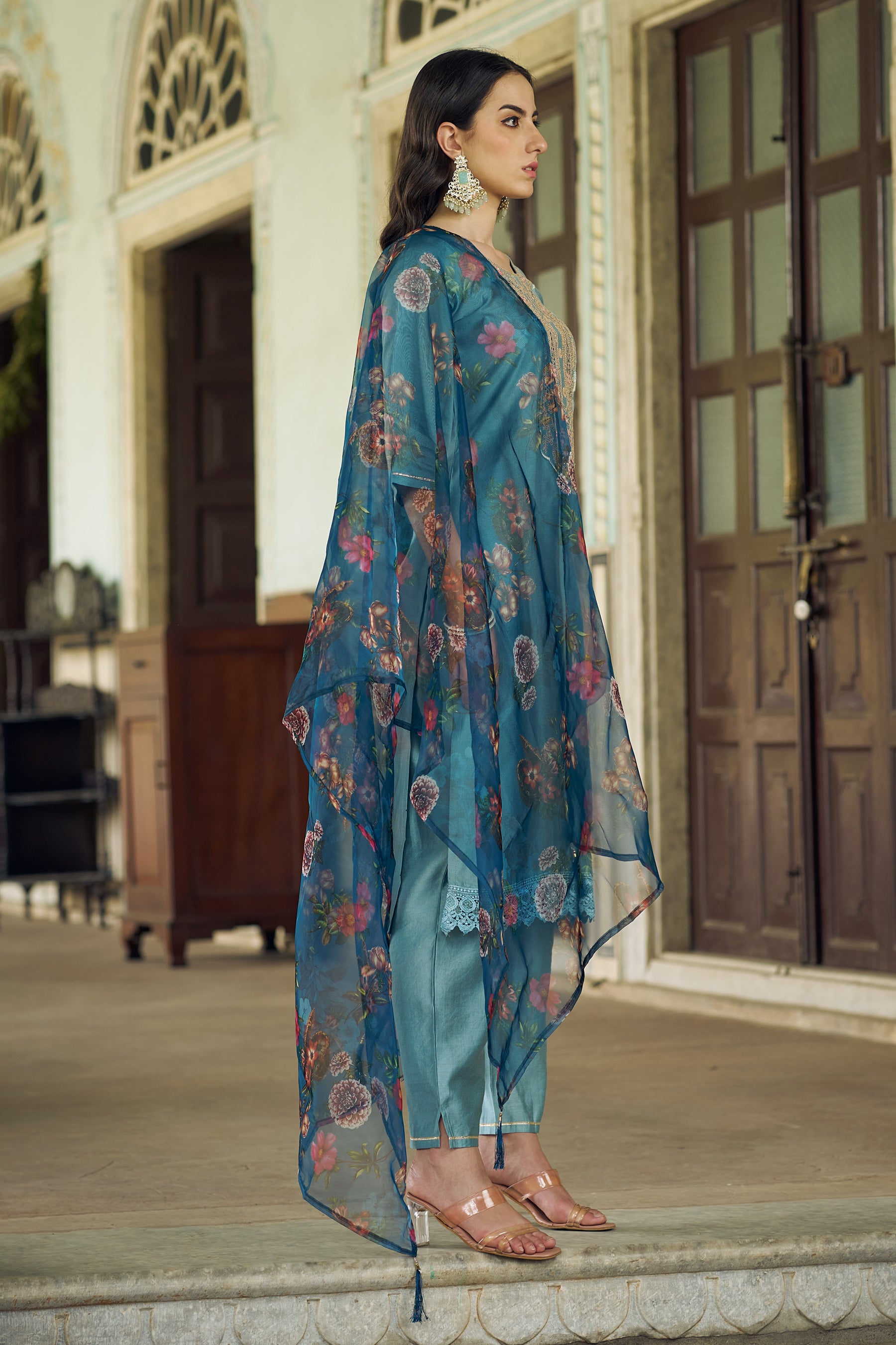 VredeVogel Women Kurta and Pant Sets Viscose Rayon Fabric