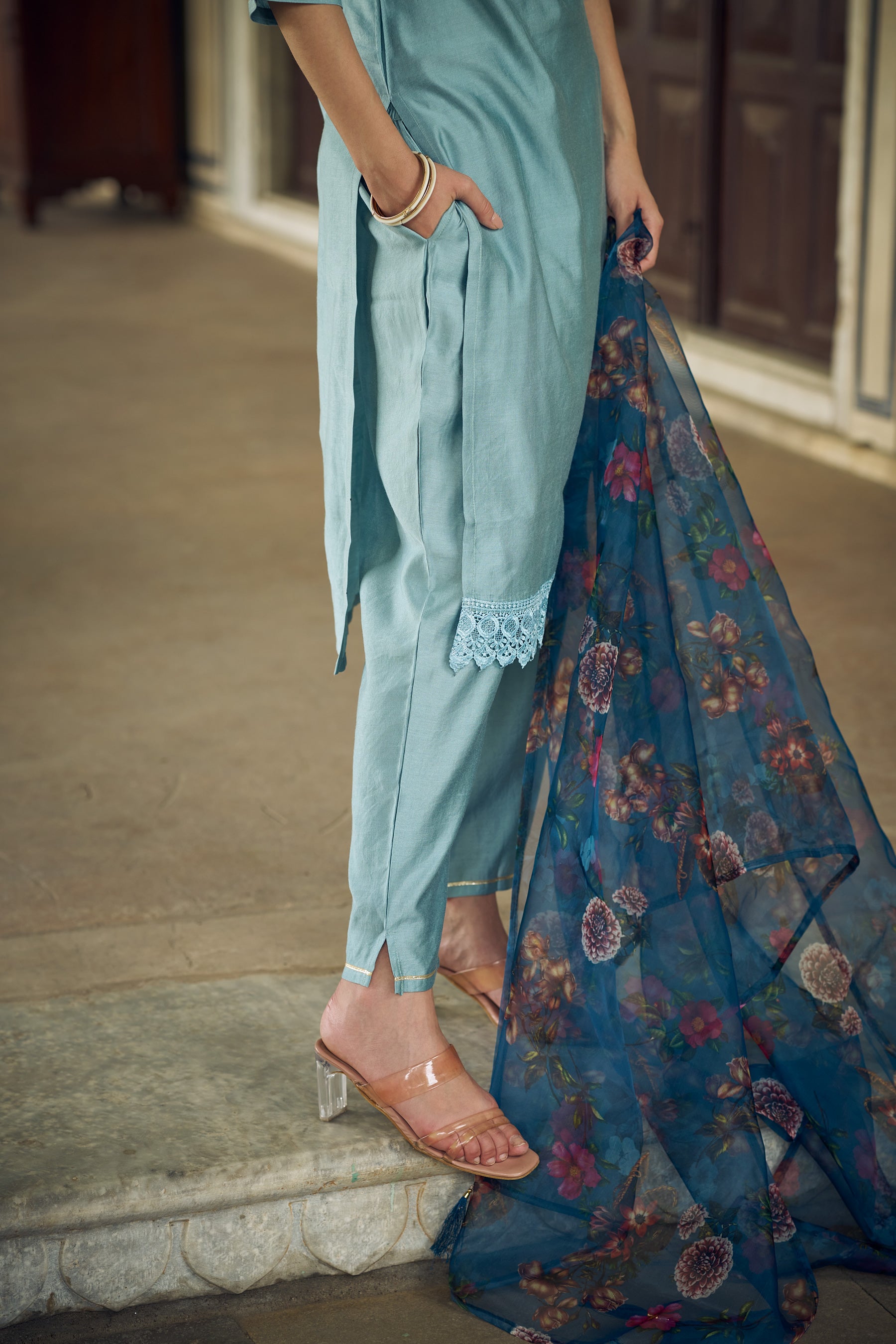 VredeVogel Women Kurta and Pant Sets Viscose Rayon Fabric