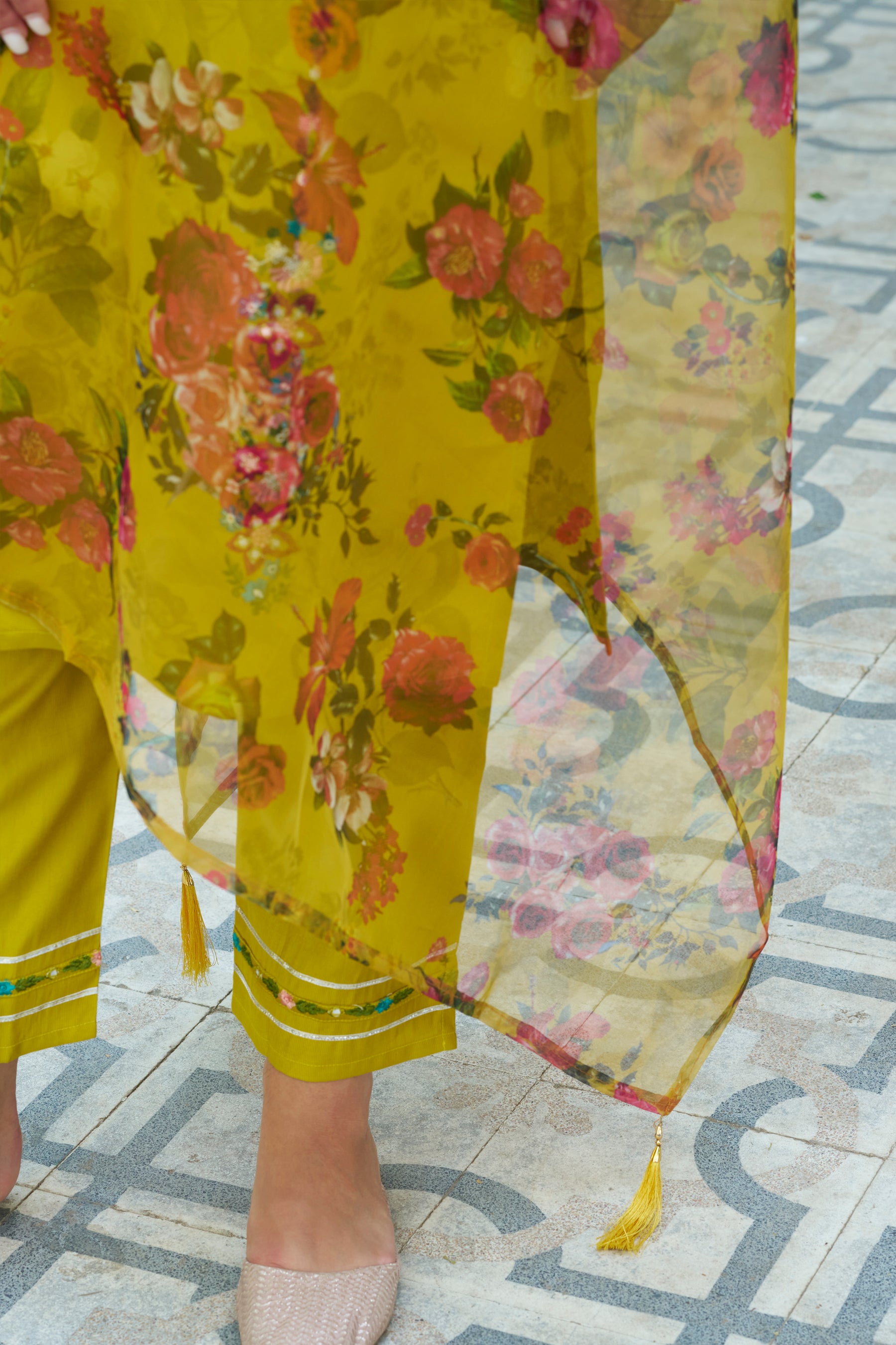 VredeVogel Women Kurta and Pant Sets Viscose Rayon Fabric