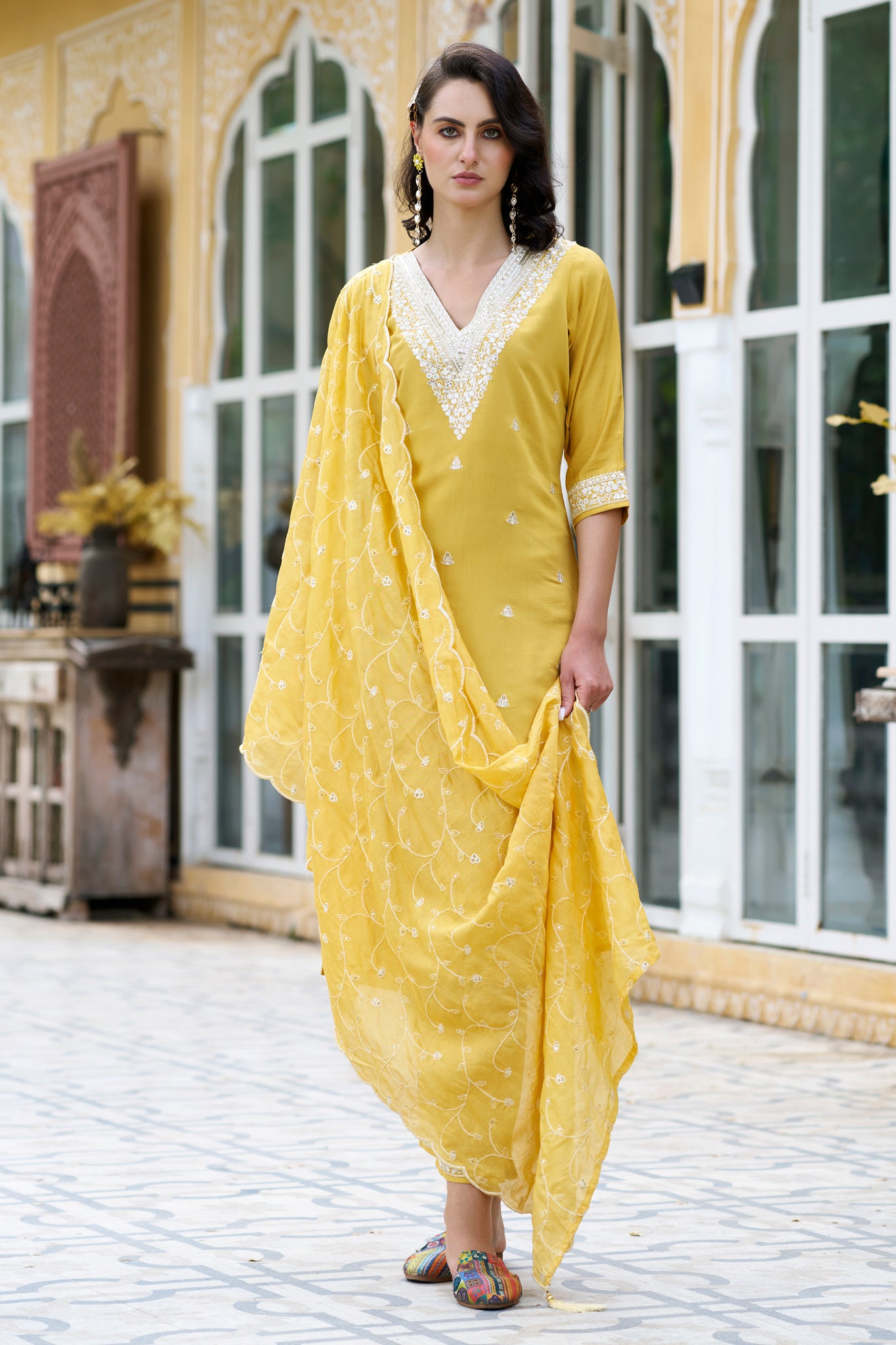 VredeVogel Women Kurta and Pant Sets Silk Blend Fabric